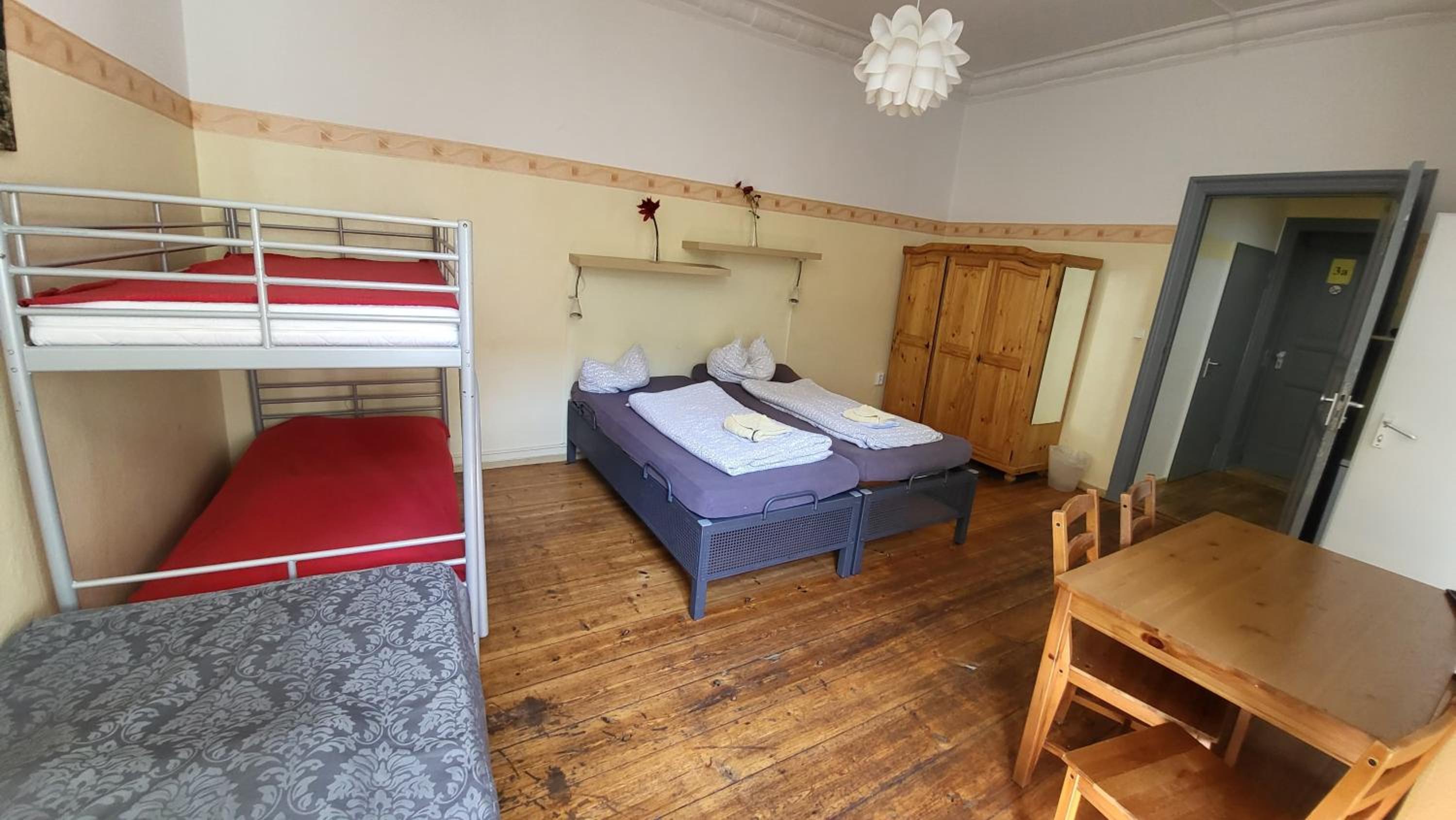 Quadruple Room with Bathroom photo 2