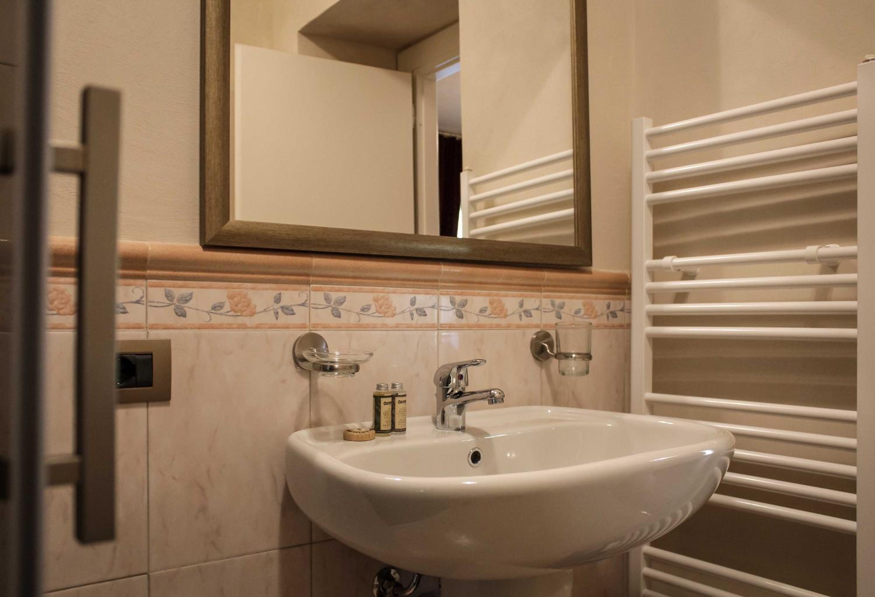 Standard Double or Twin Room with Balcony photo 3