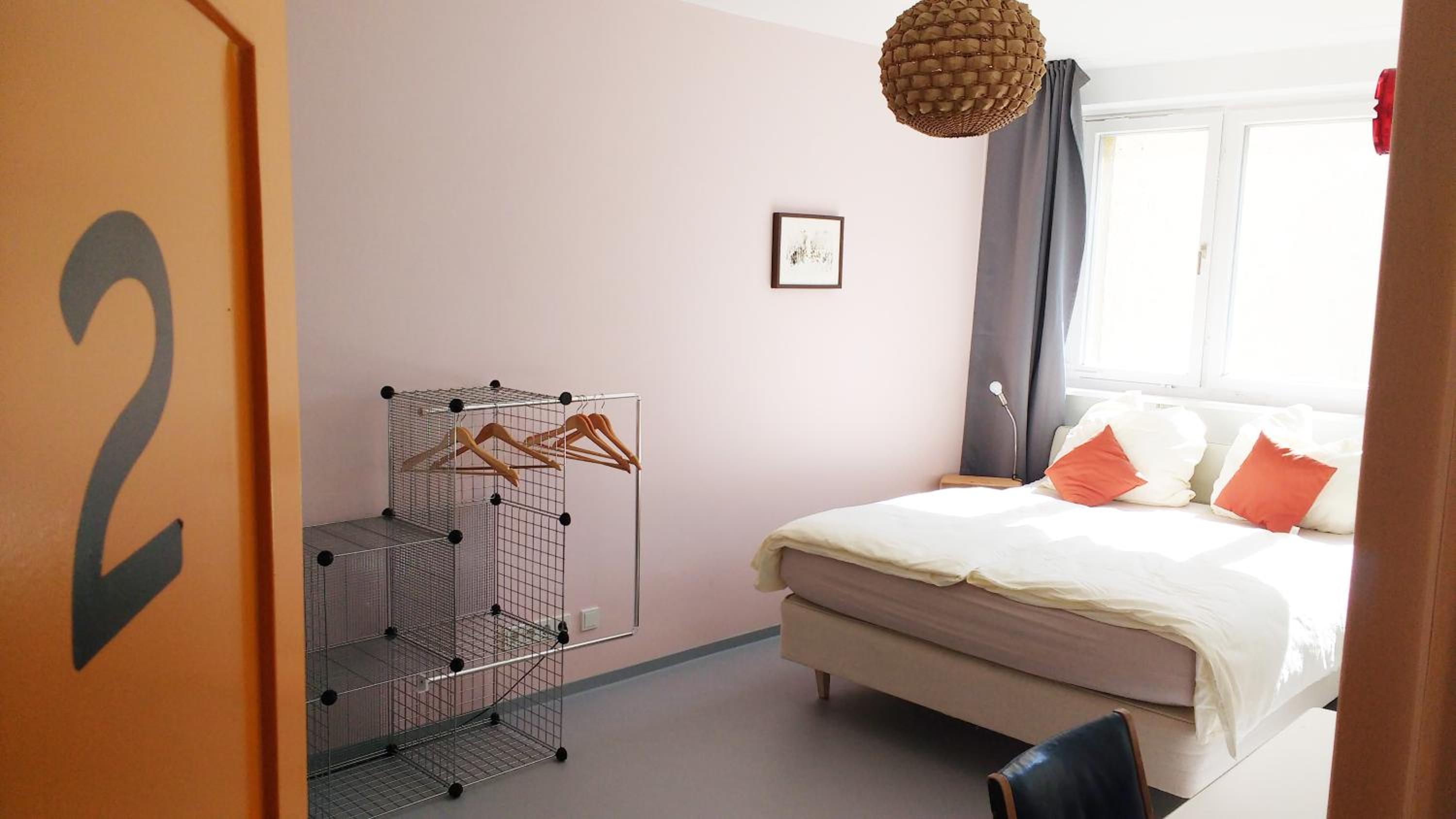 Studio Apartment with private bathroom and kitchnette photo 2