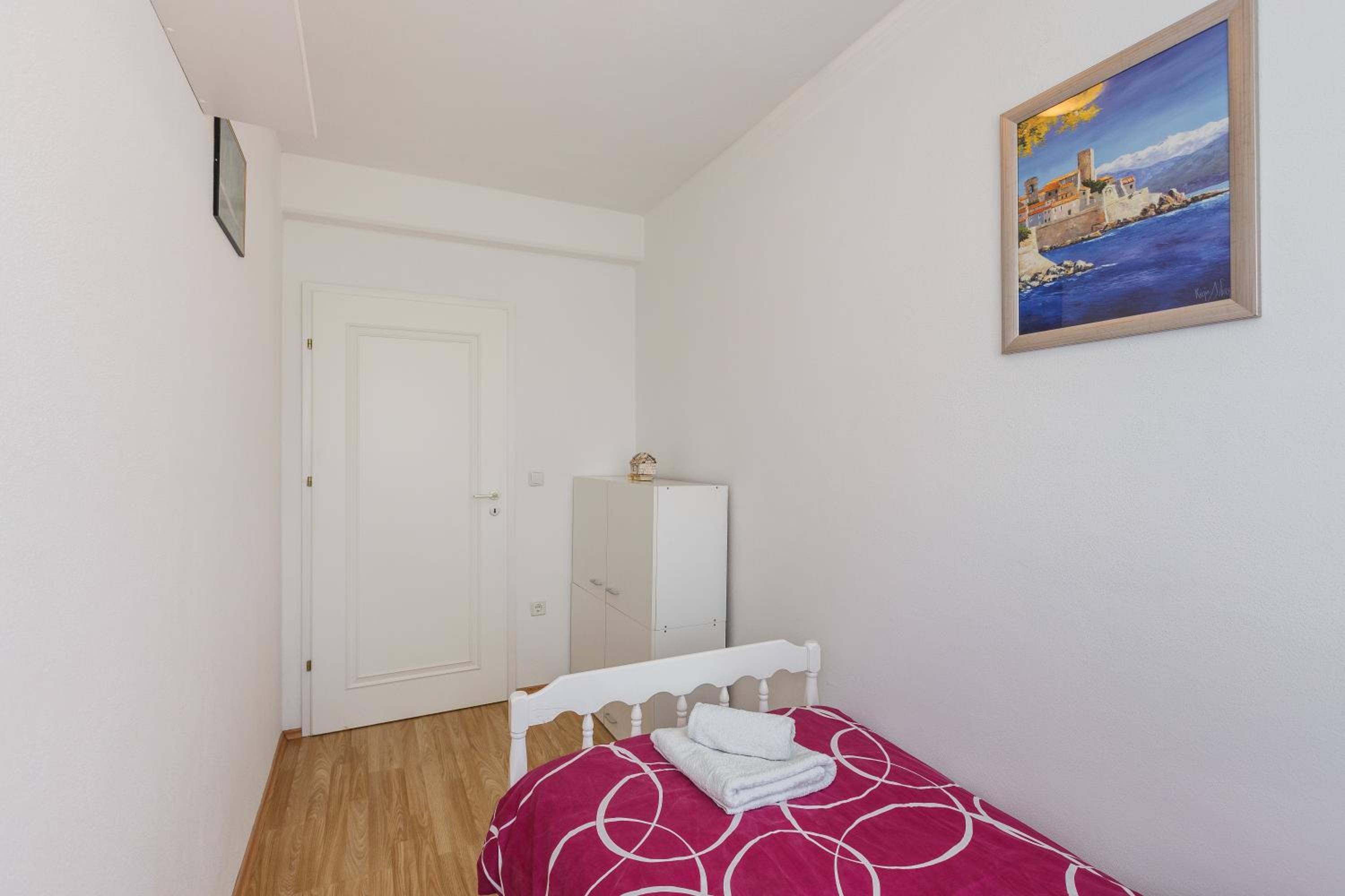 Two-Bedroom Apartment - Photo 6