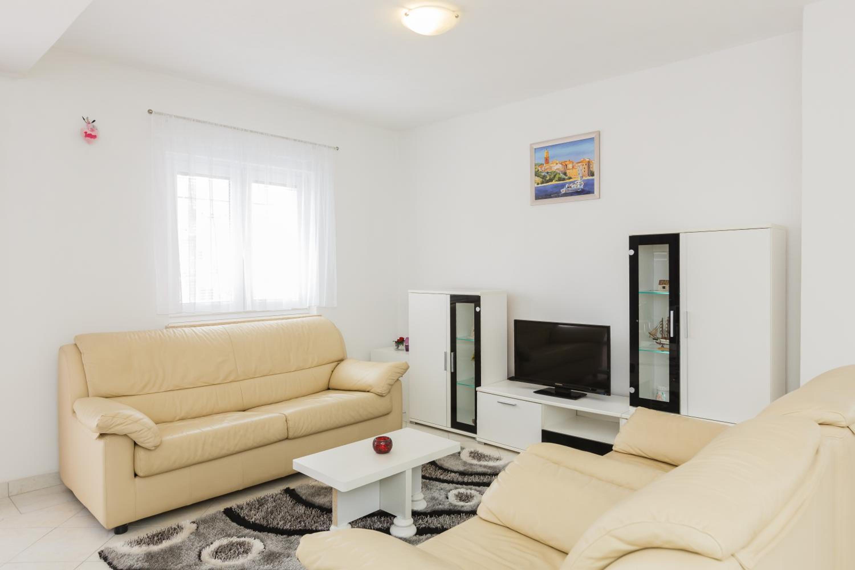 Two-Bedroom Apartment - Photo 22