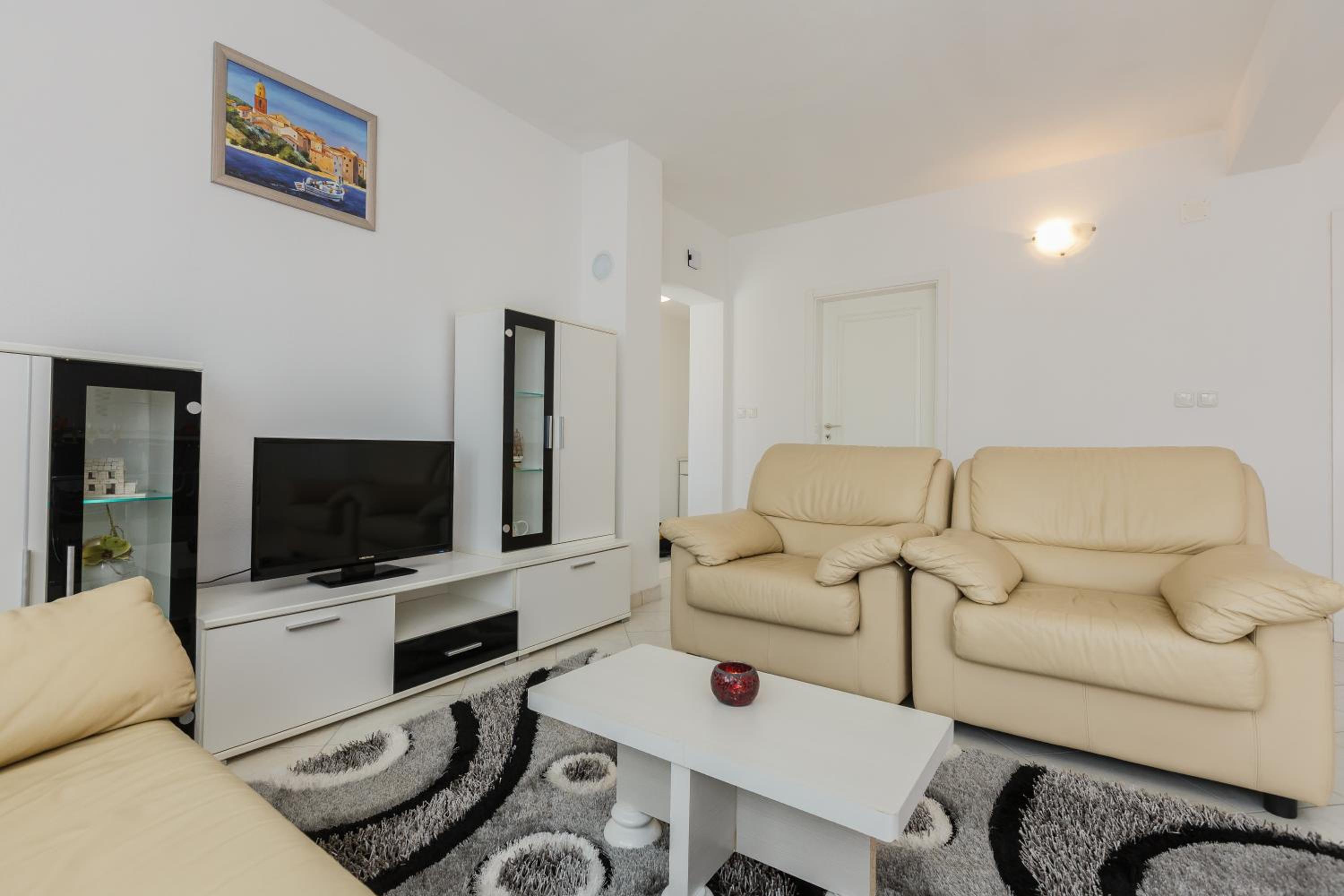 Two-Bedroom Apartment - Photo 18