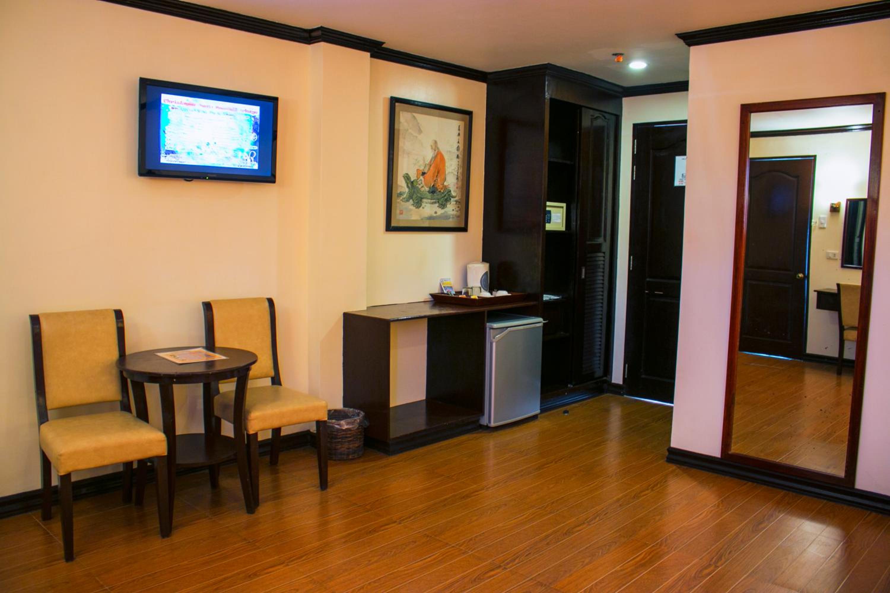 East Wing Deluxe  - Photo 9