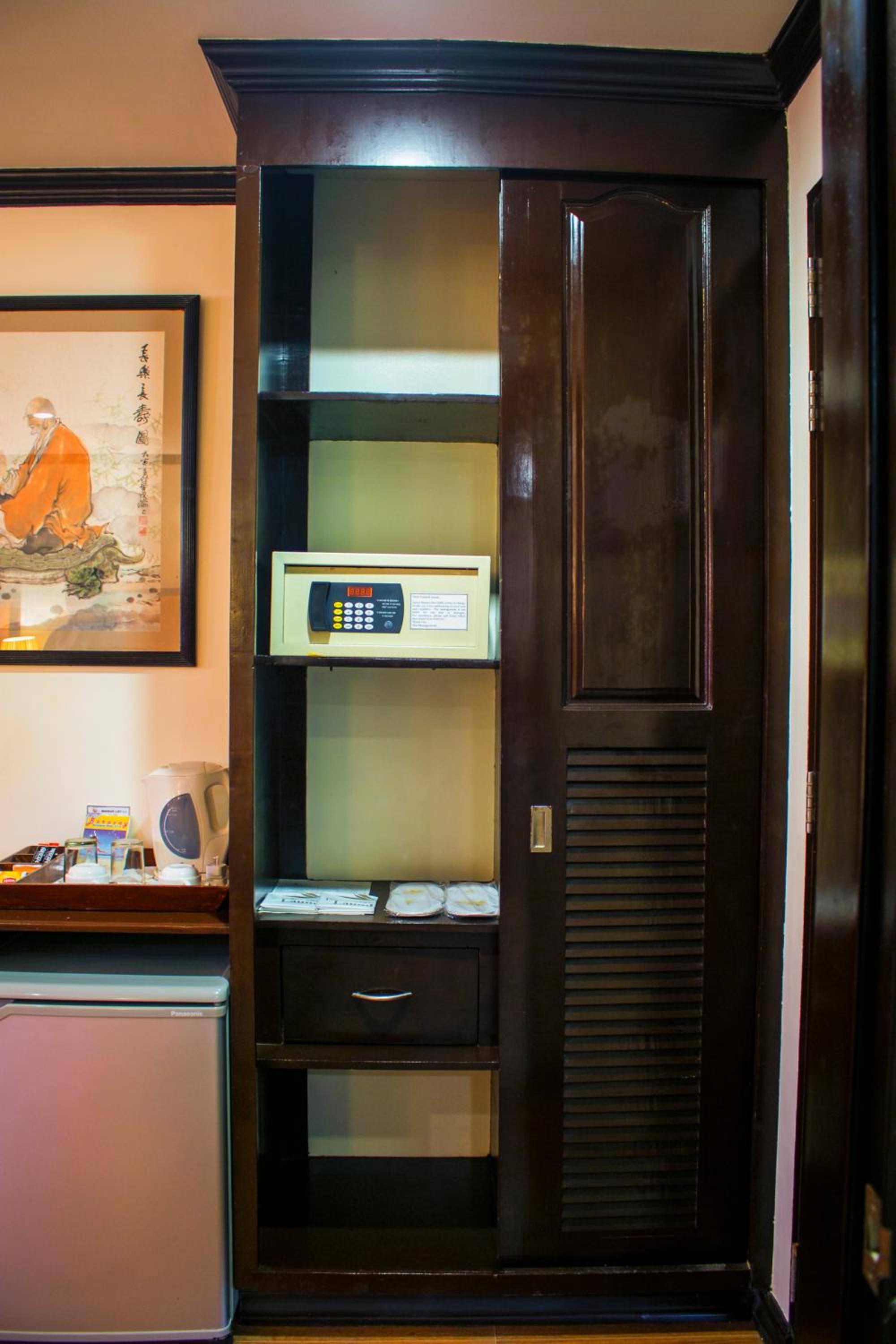 East Wing Deluxe  - Photo 11