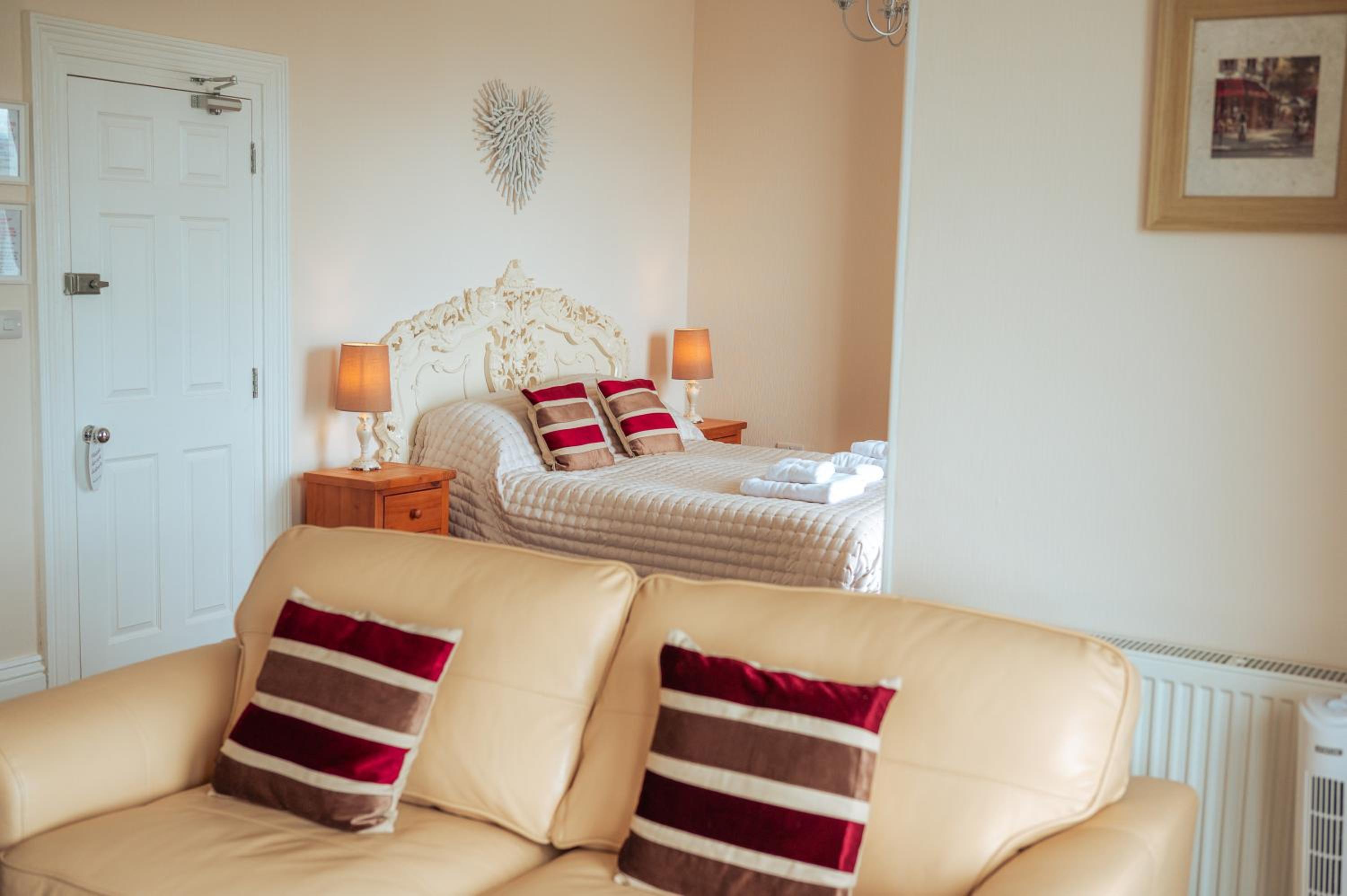 Deluxe Suite with Sea View photo 3