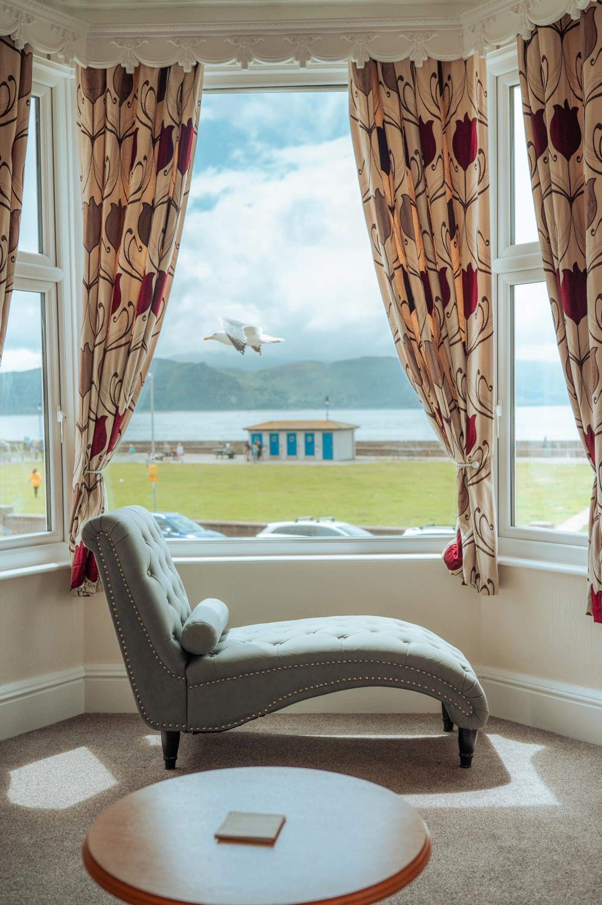 Deluxe Suite with Sea View photo 2