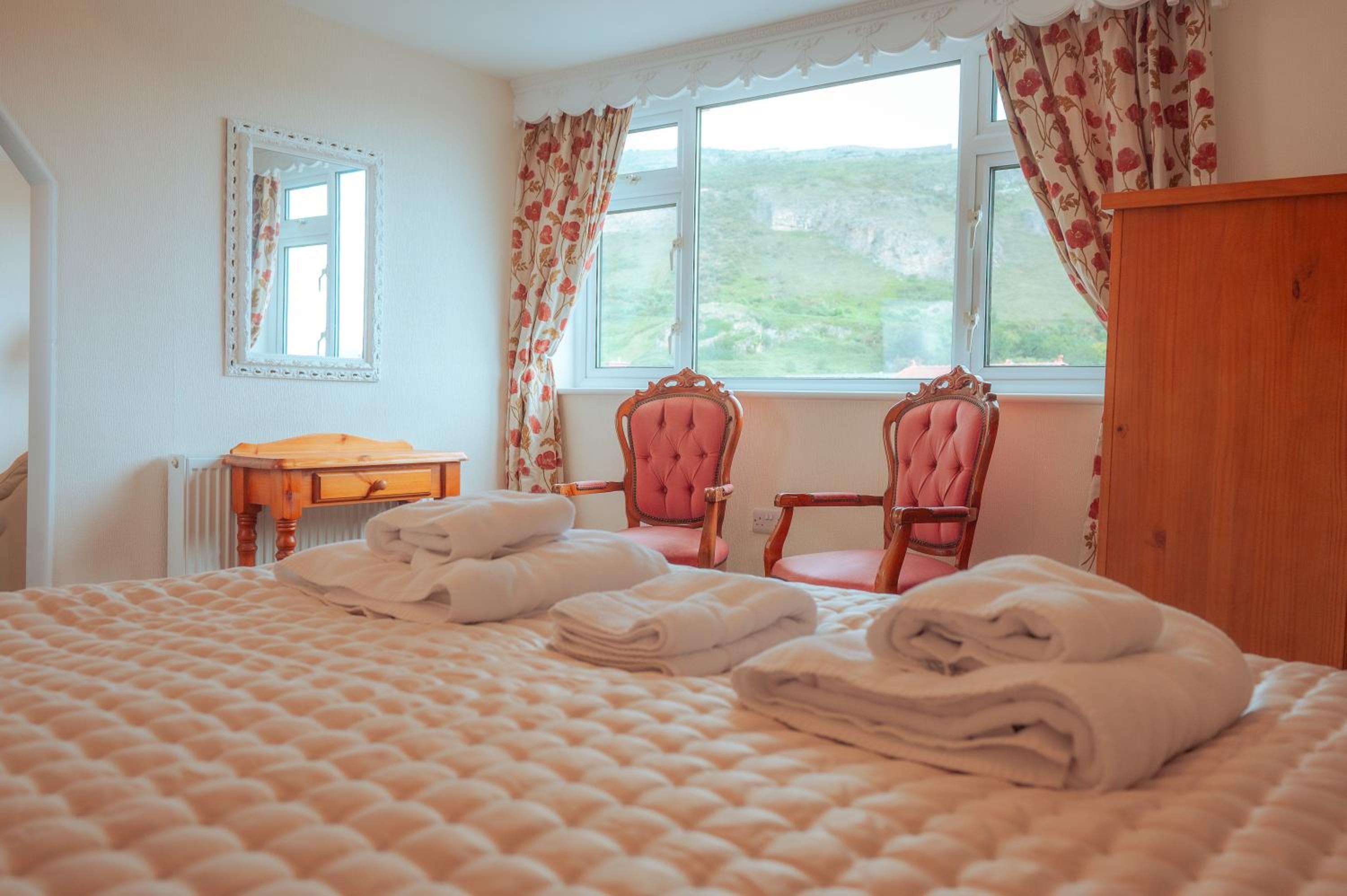 Suite with Mountain View photo 3