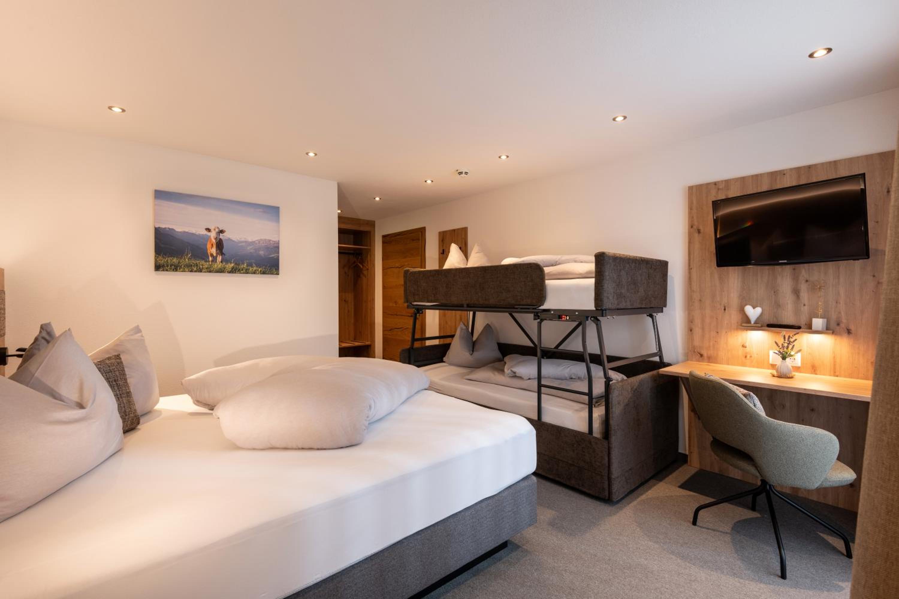 Quadruple Room - Photo 2