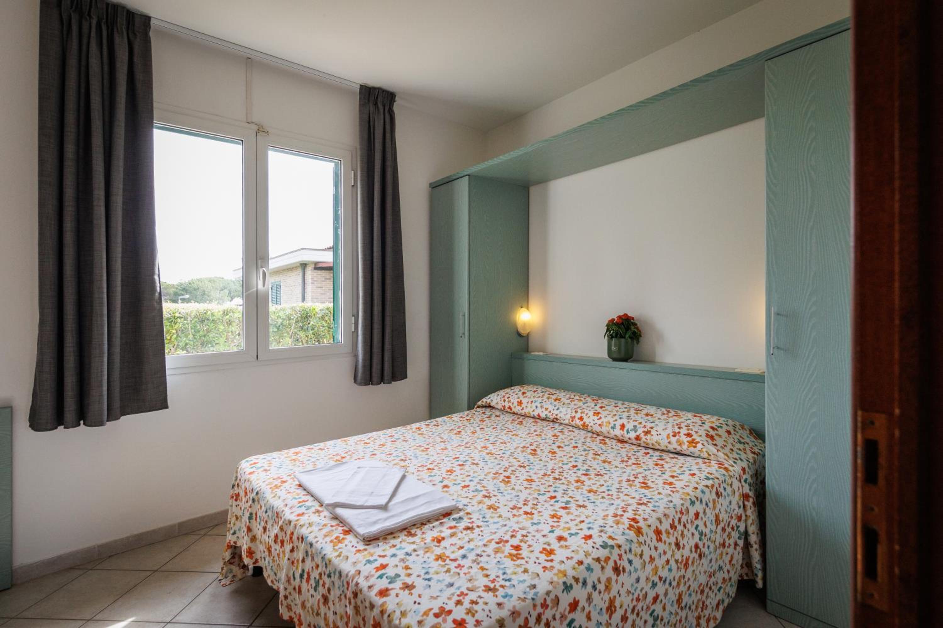 One-Bedroom Deluxe Apartment