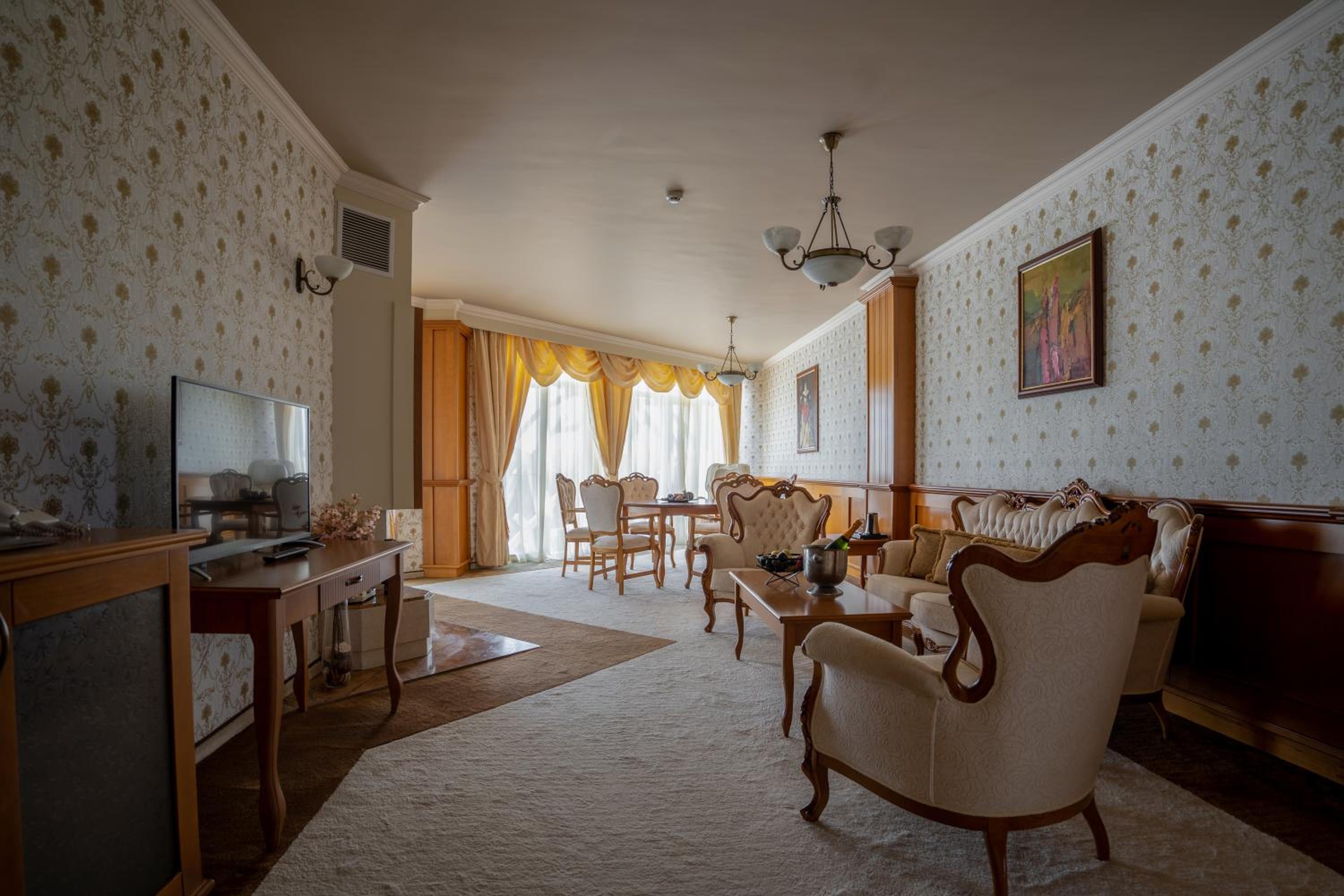 Presidential Apartment photo 3