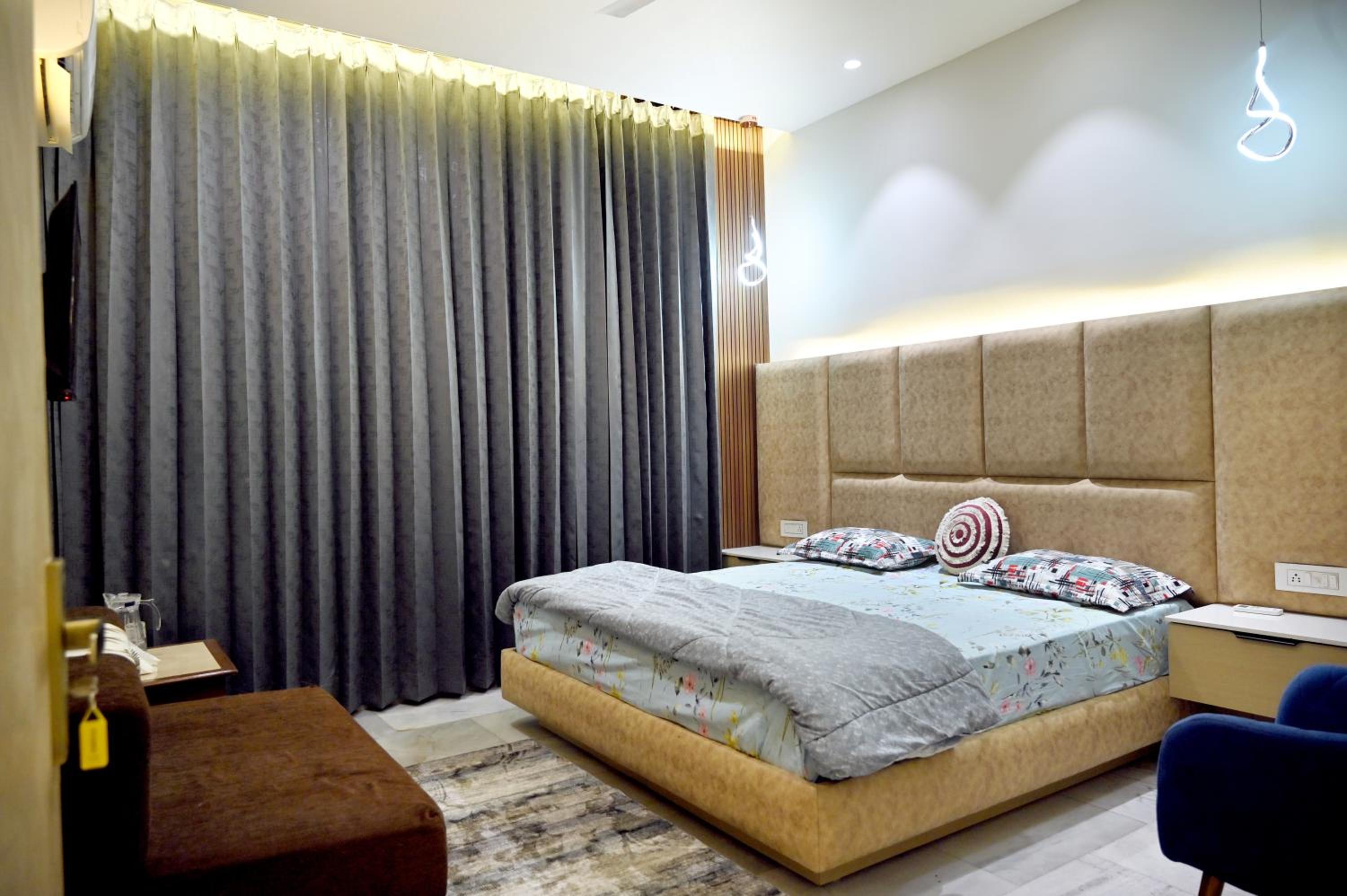 Three-Bedroom Villa photo 2