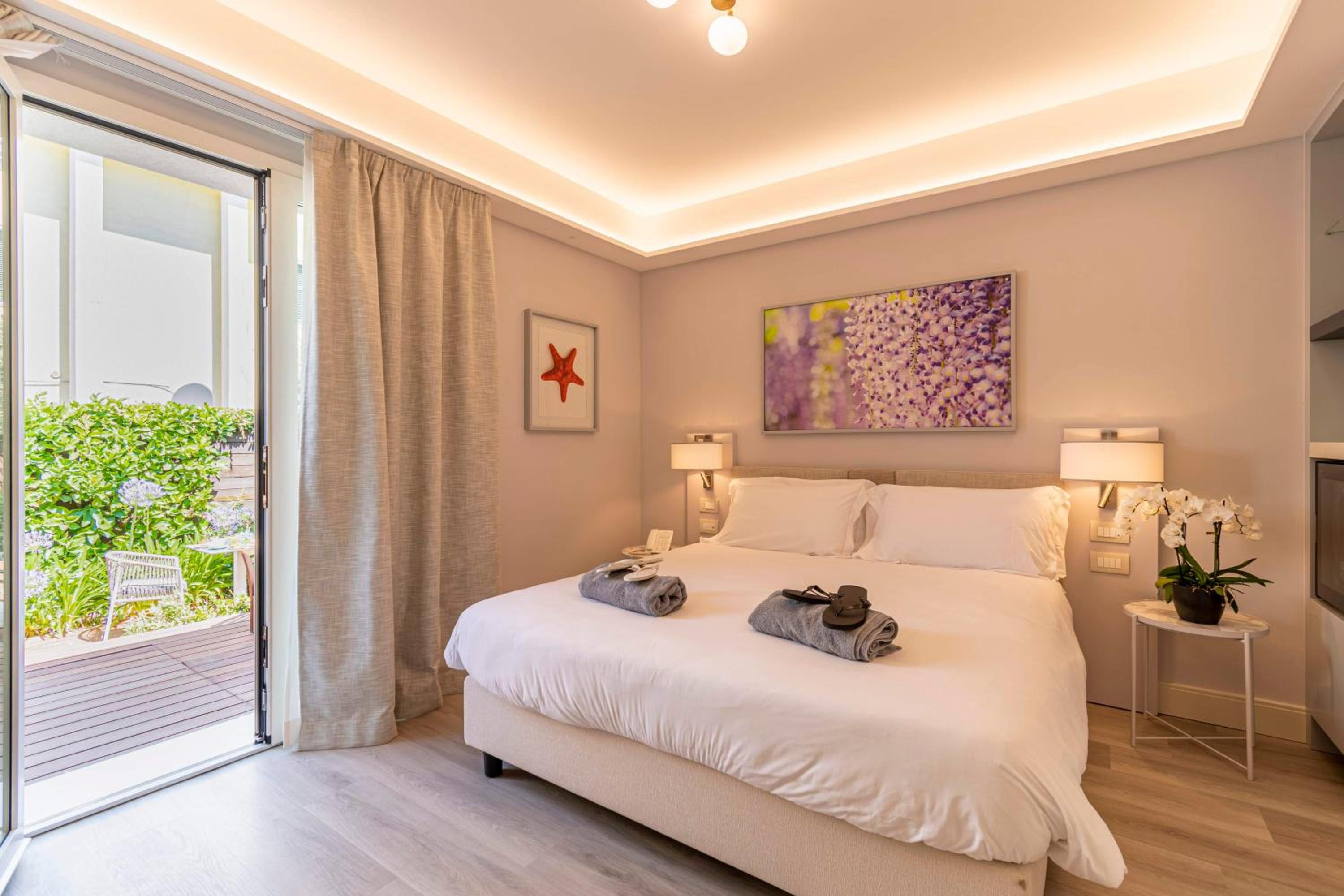 Queen Room with Garden View photo 2