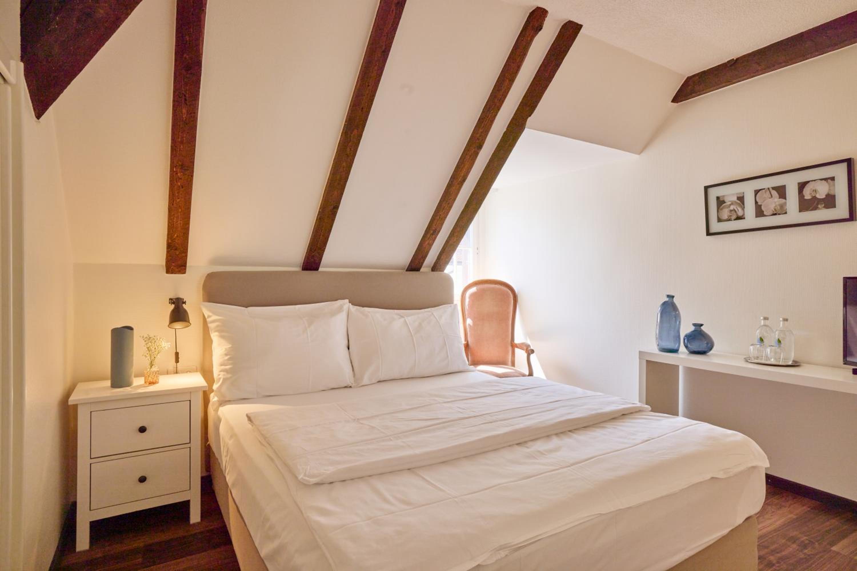 Double Room - Photo 5