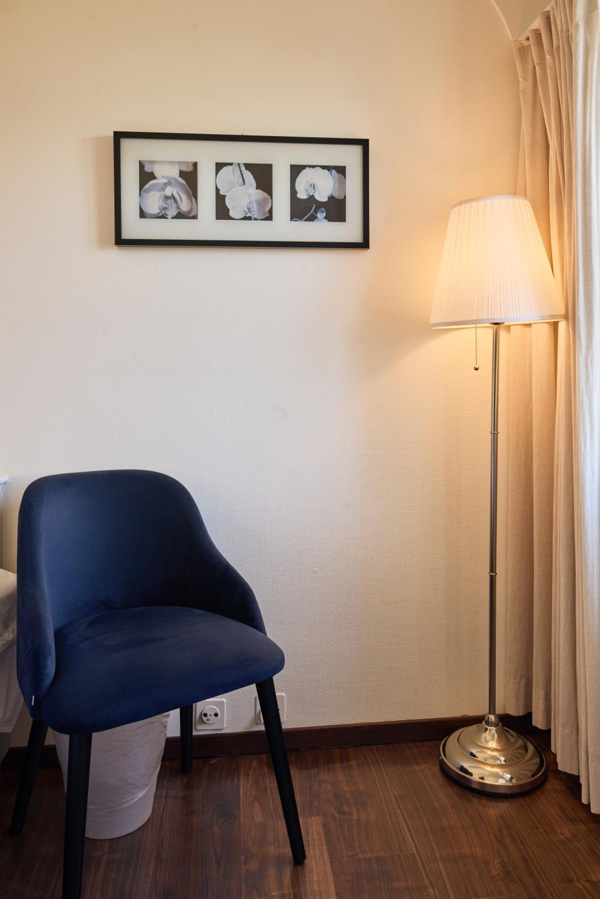 Single Room with Lake View