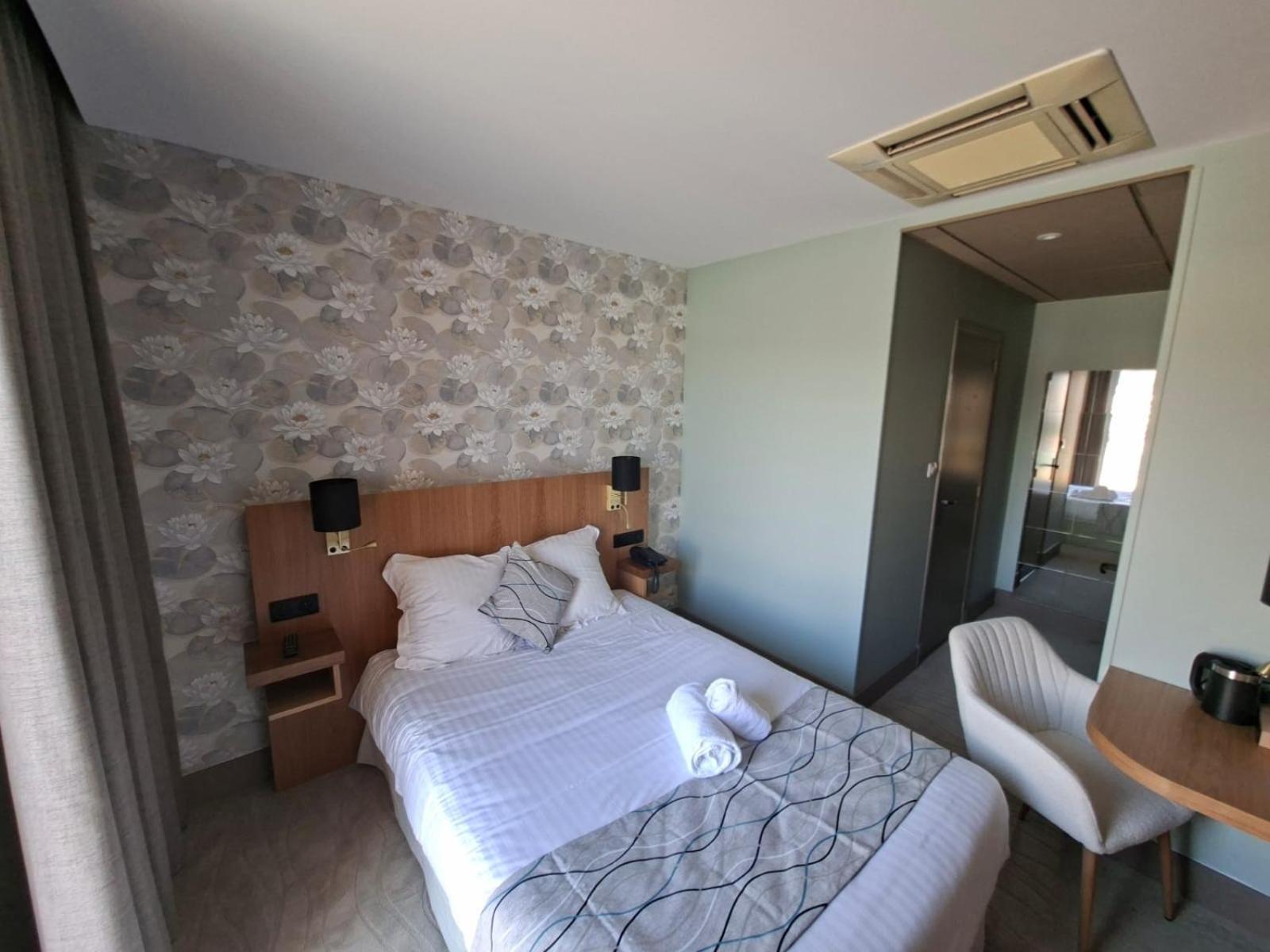 Standard Double Room - Photo 5