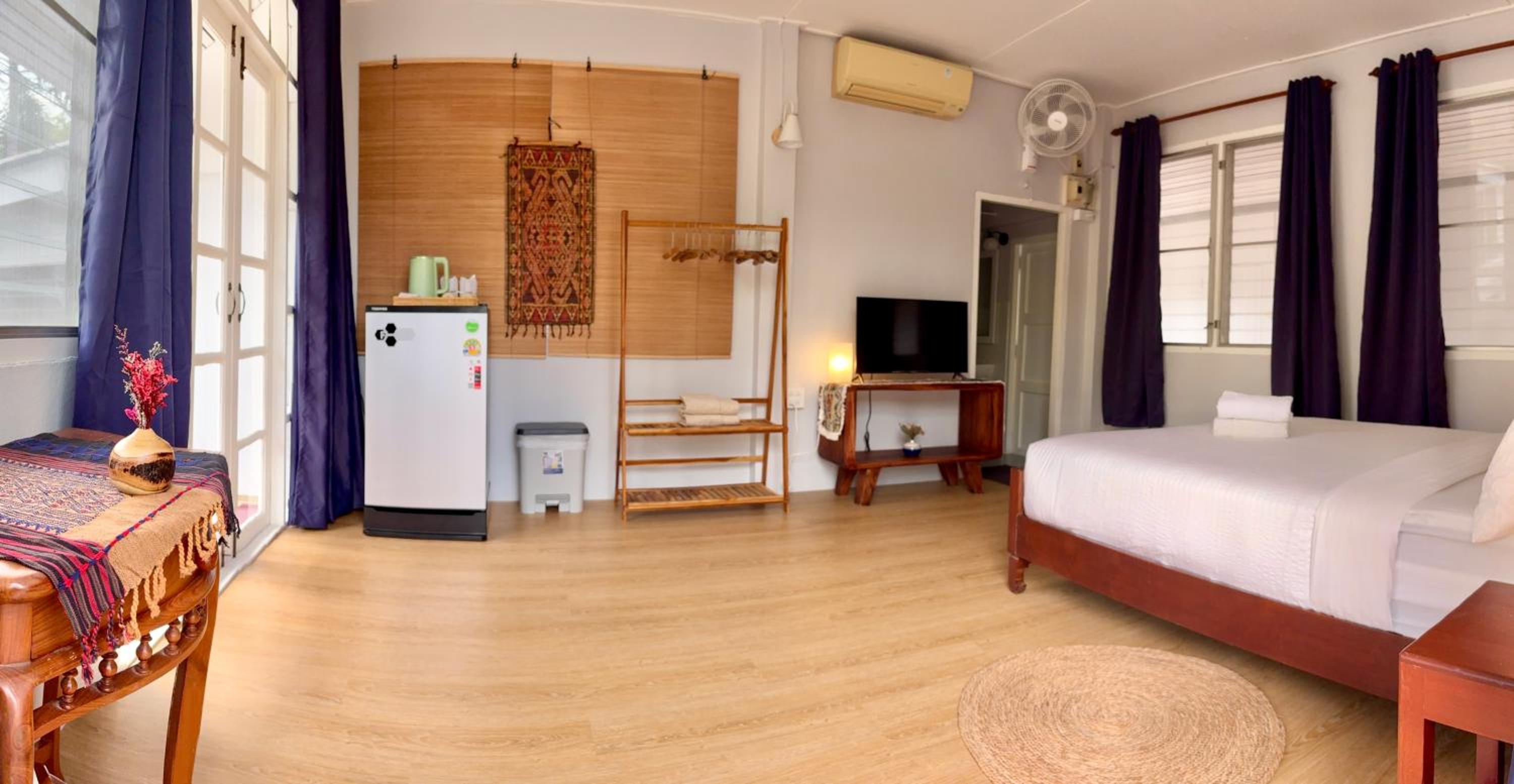 Deluxe Double Room (2 Adults + 1 Child)