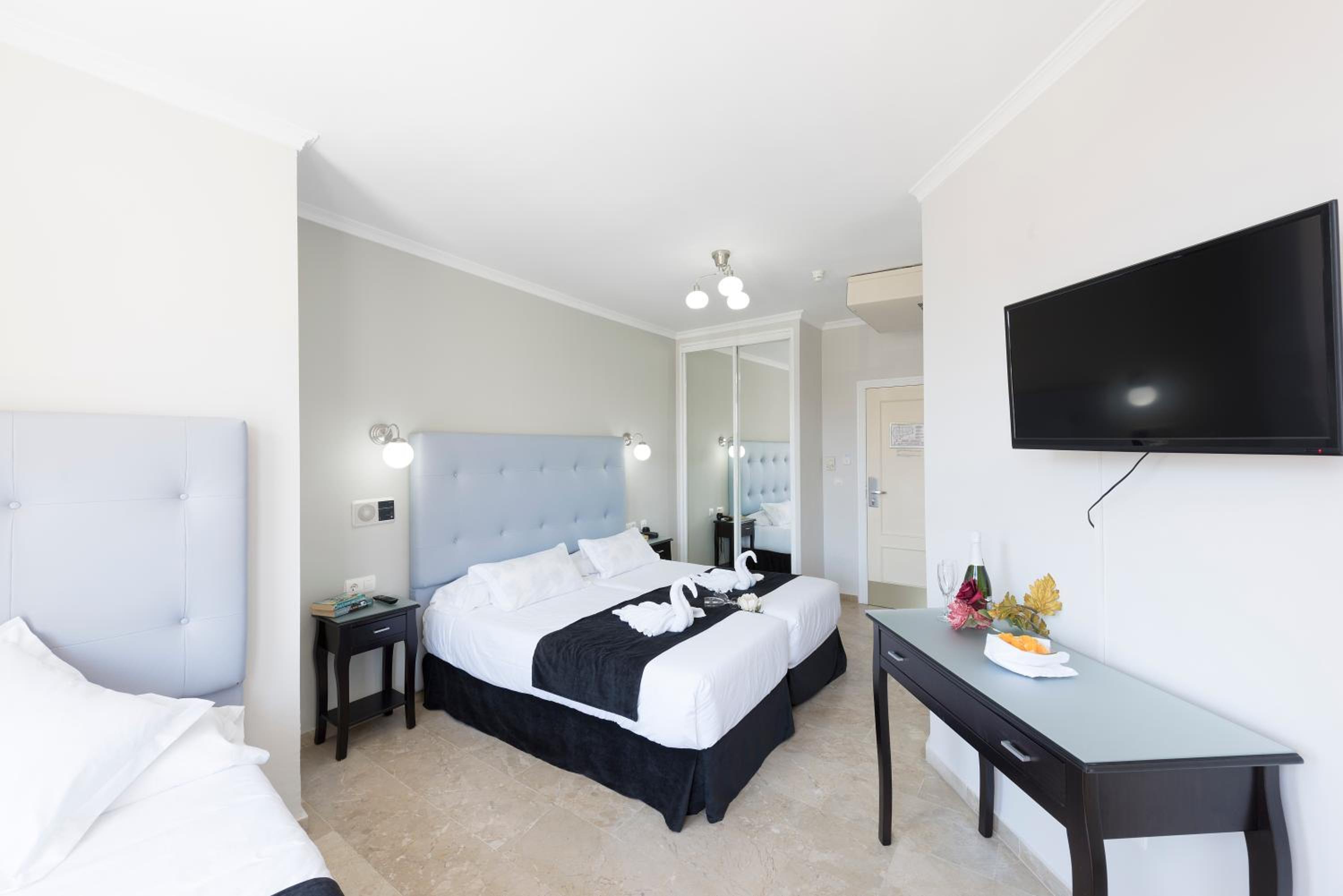 Triple Room - Photo 6