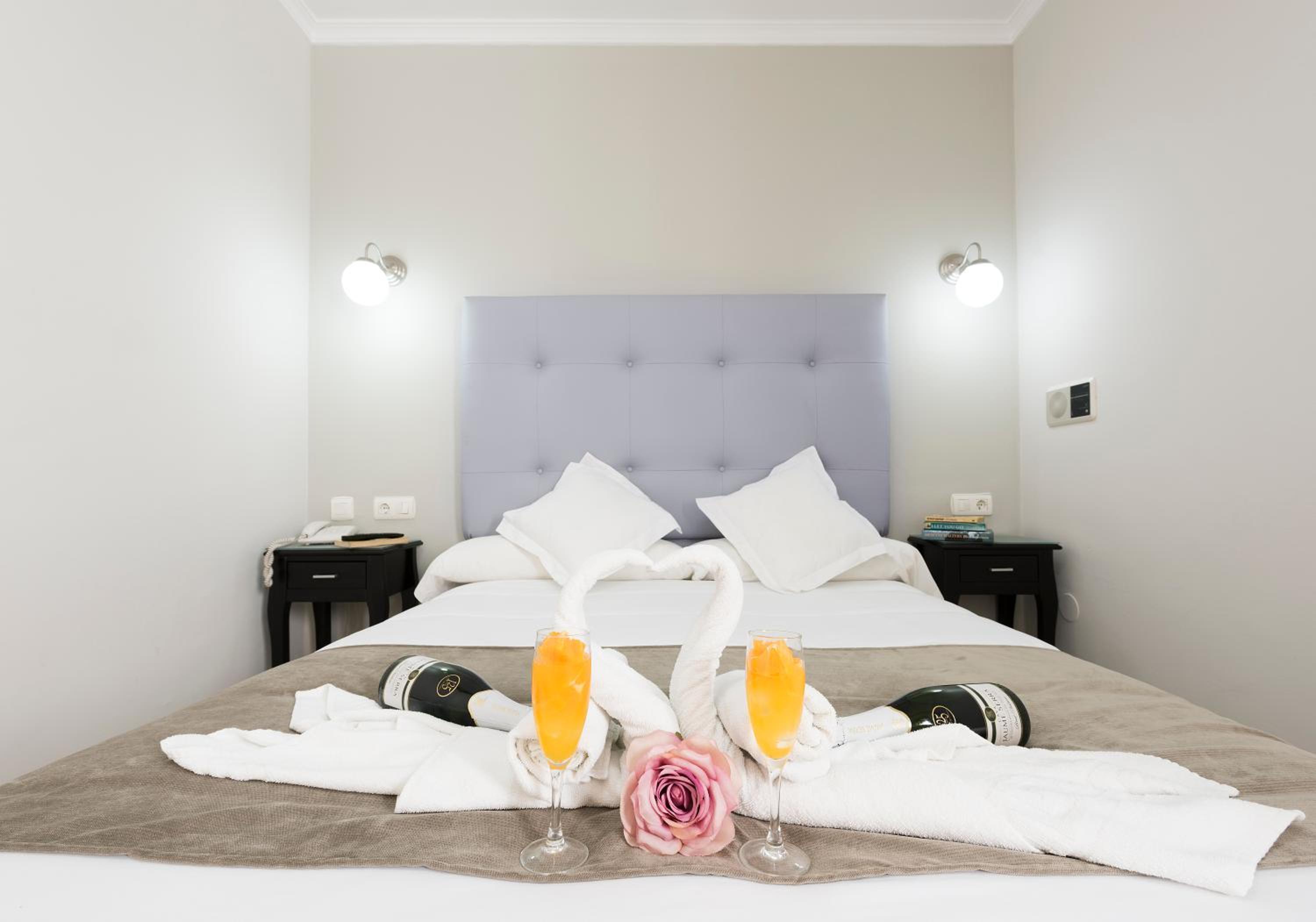 Budget Double or Twin Room - Photo 9