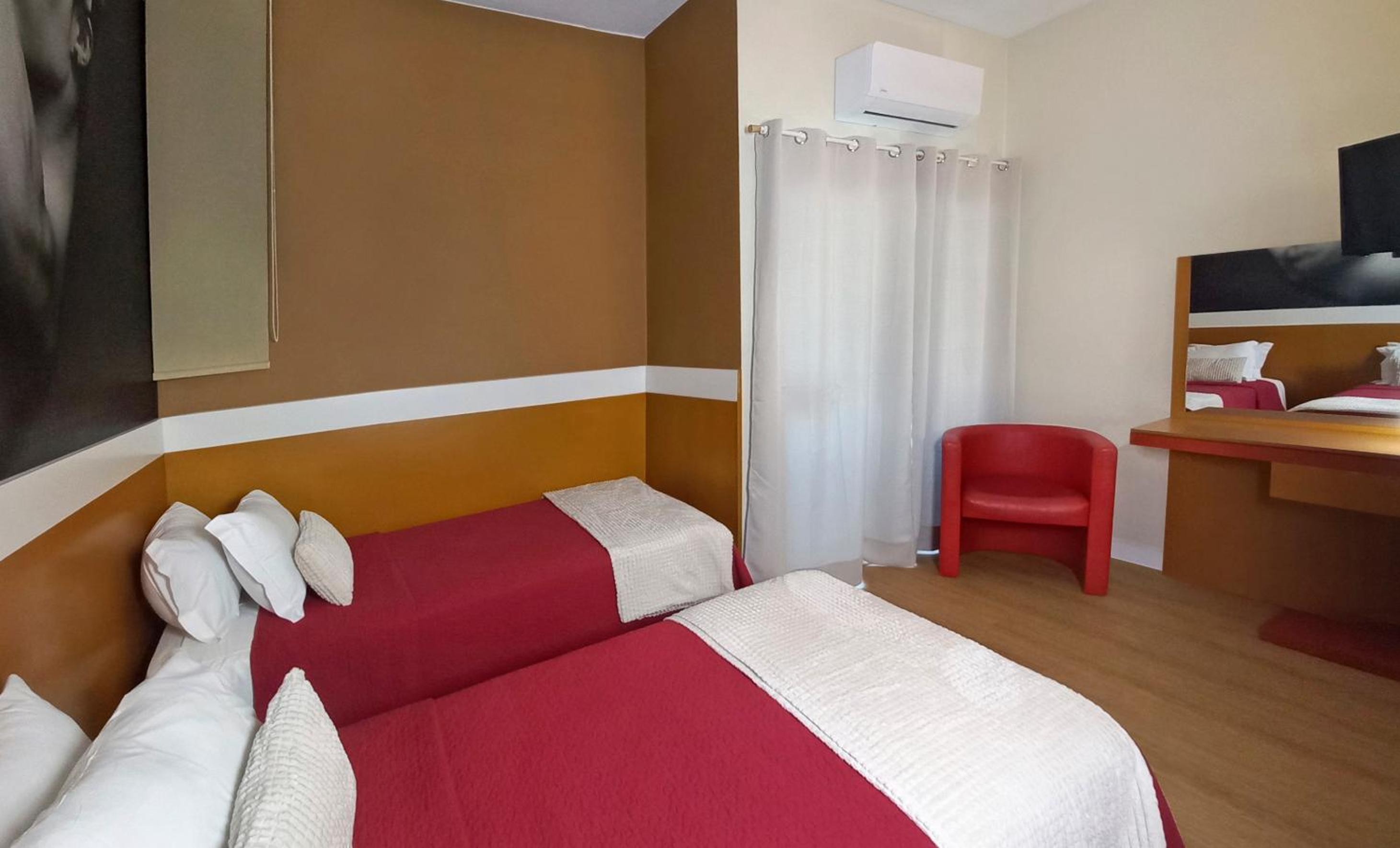 Standard Twin Room photo 3