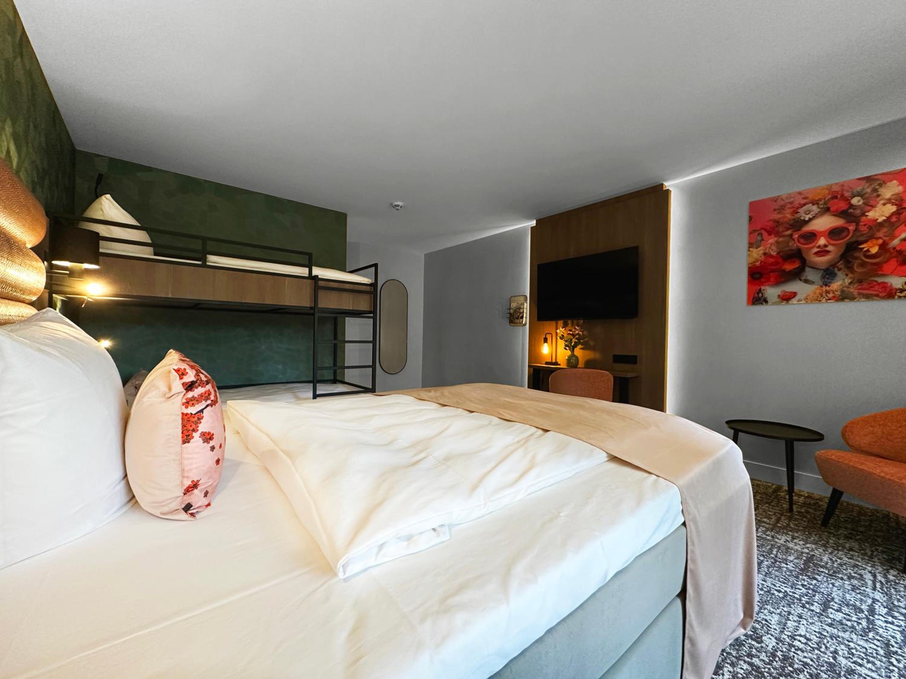 Deluxe Quadruple Room - Photo 3