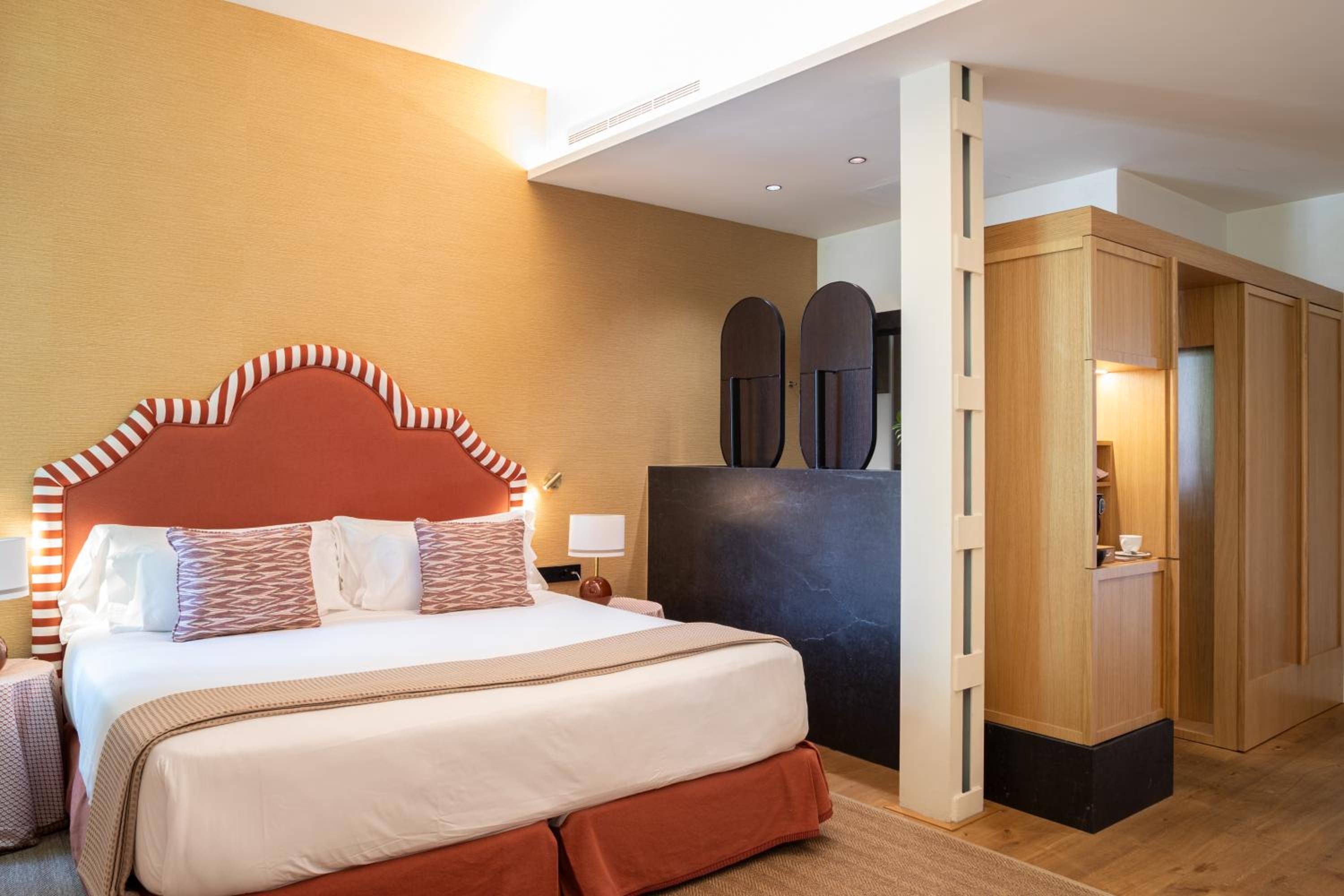 Grand Deluxe - Photo 1