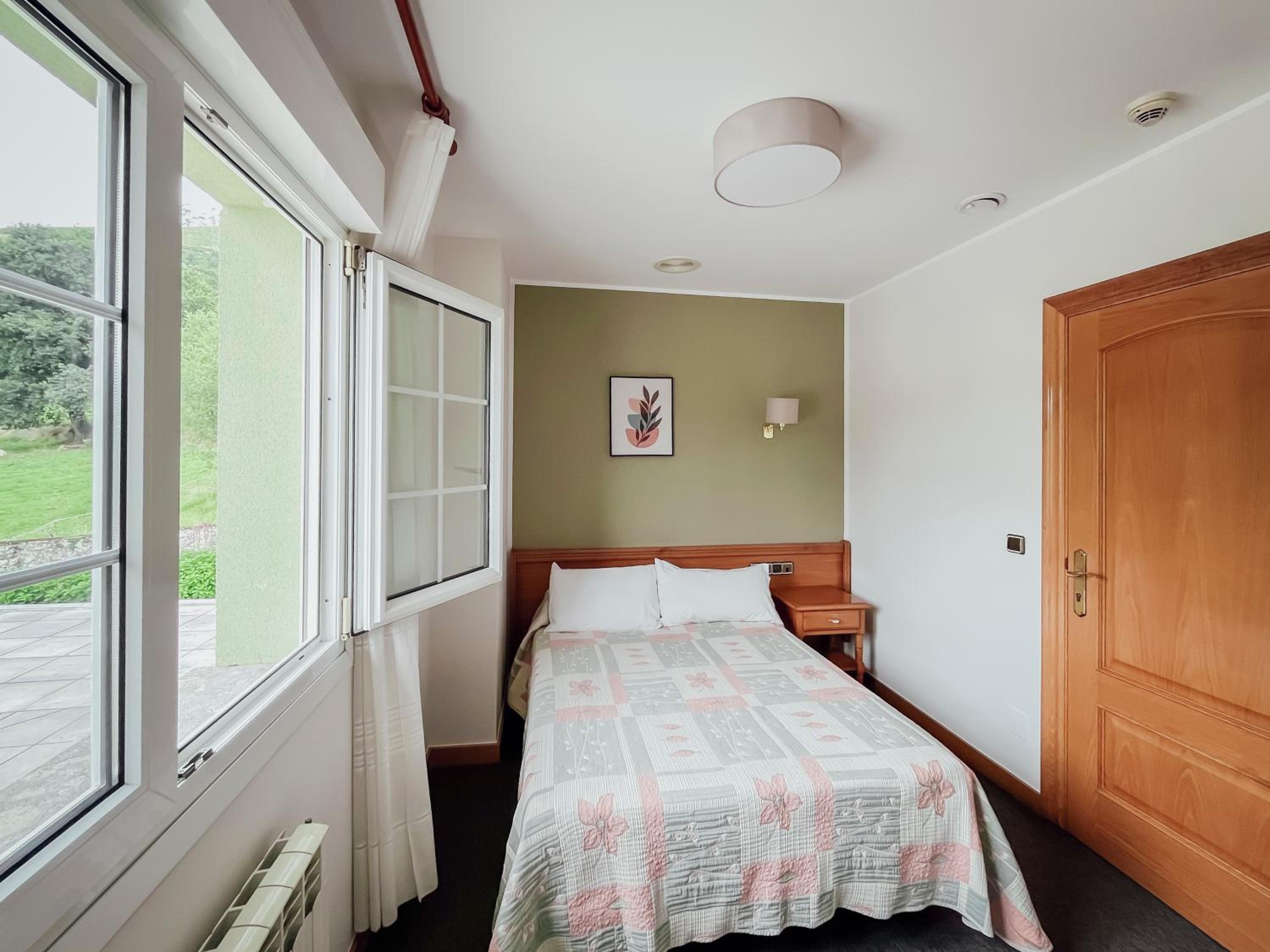 Economy Double Room - Photo 2