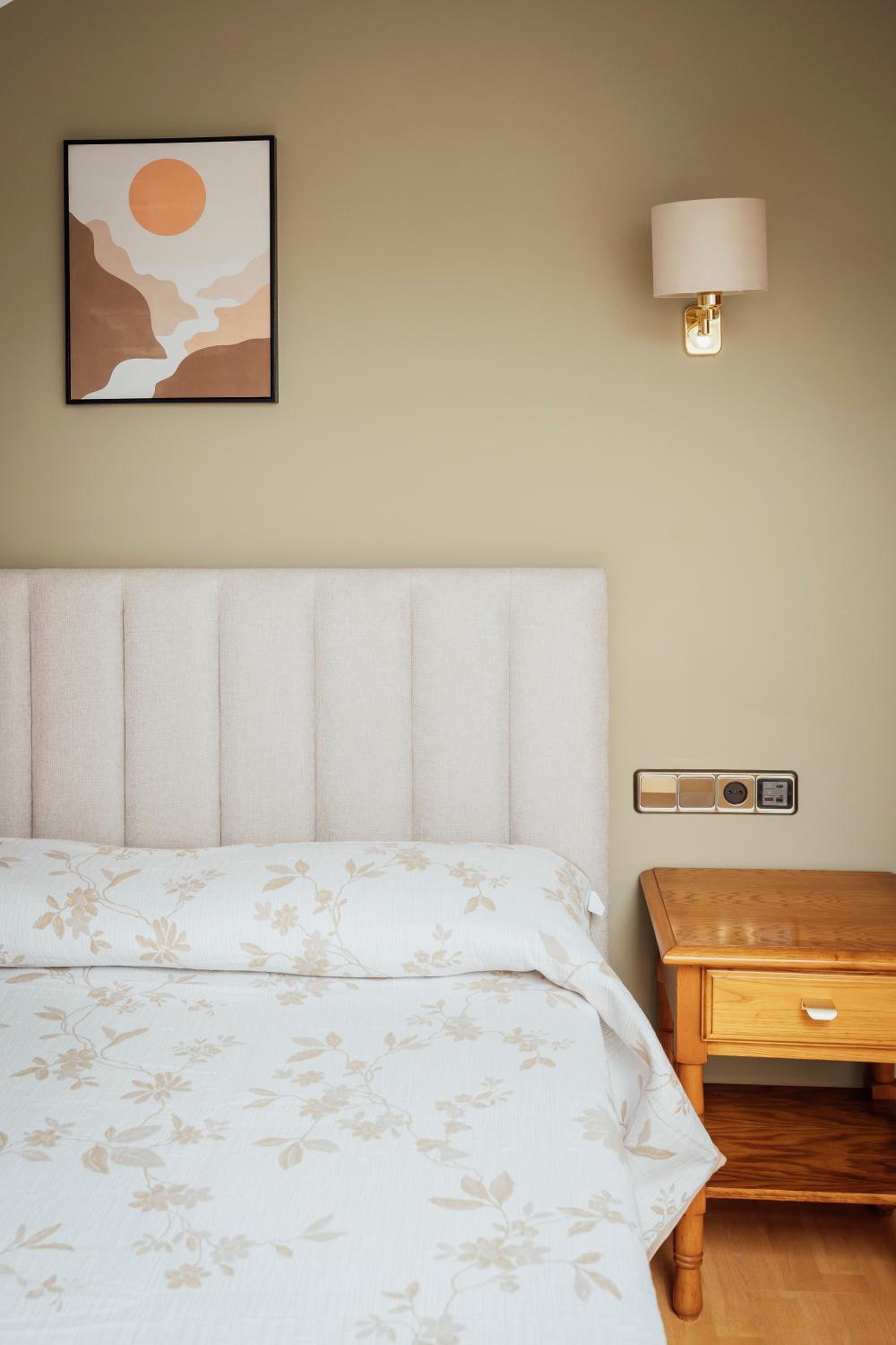 Economy Double Room - Photo 8
