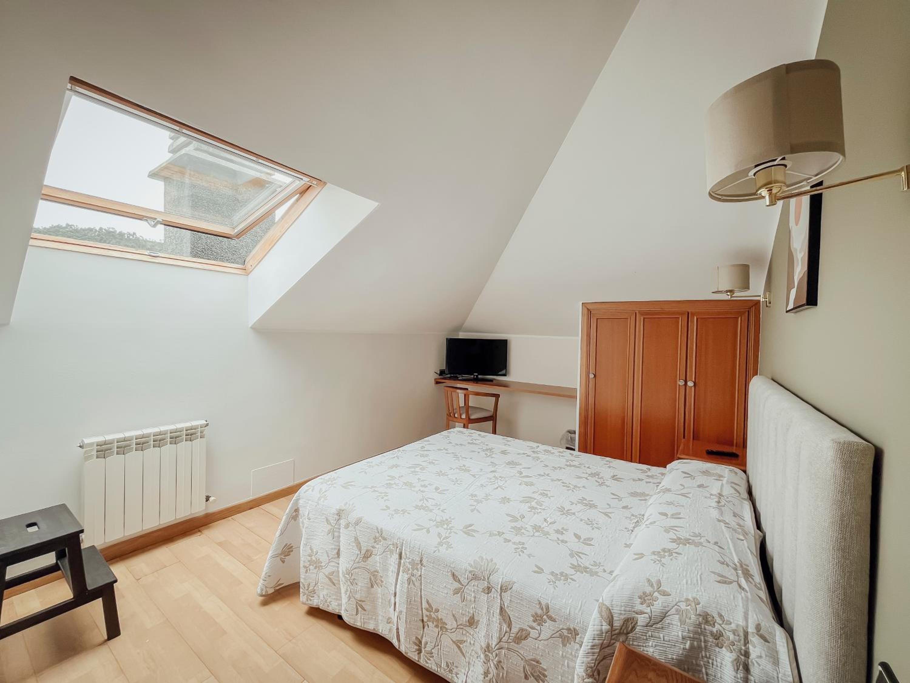 Economy Double Room - Photo 7