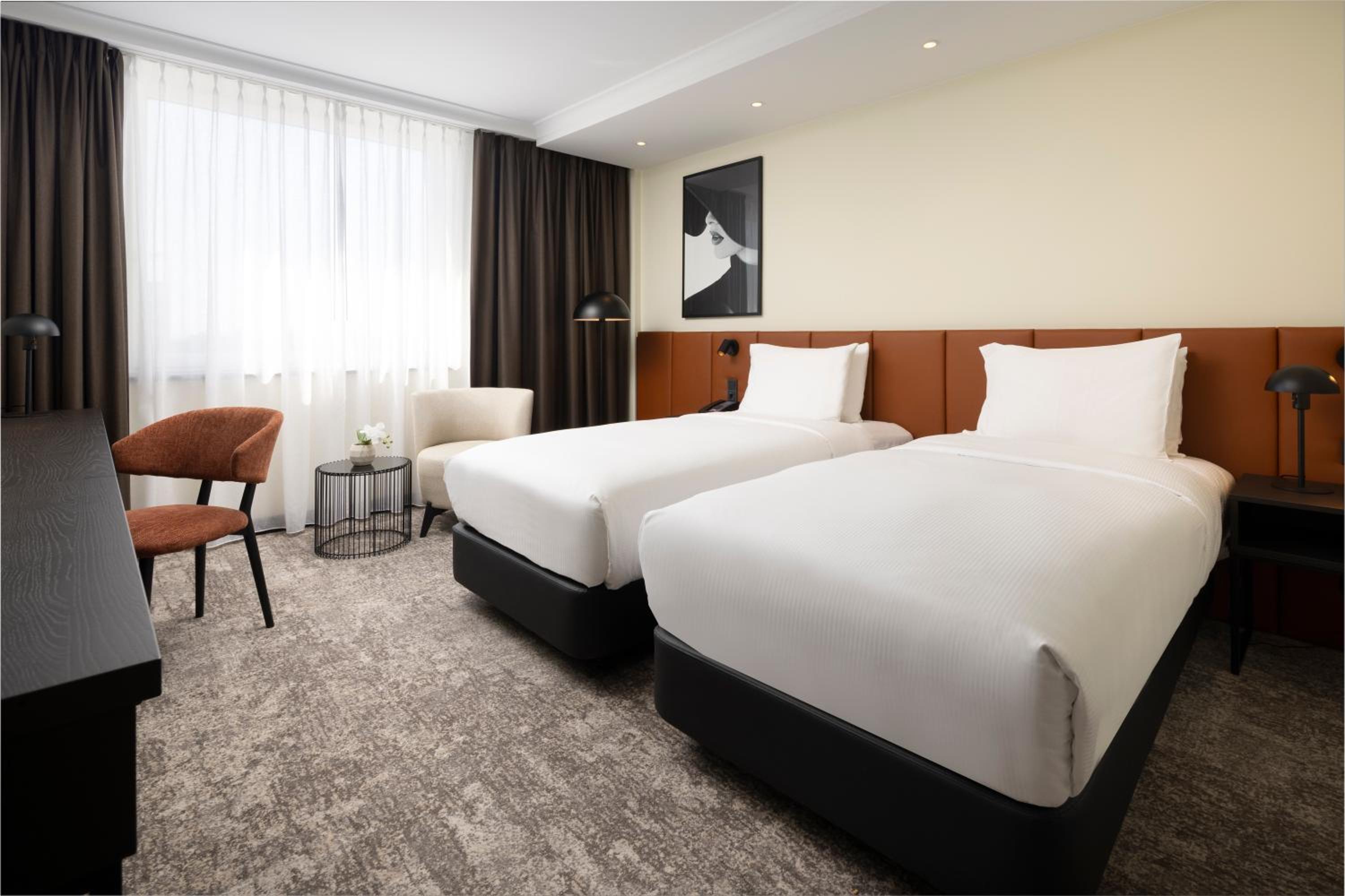 Executive Premium Twin Room thumbnail 6