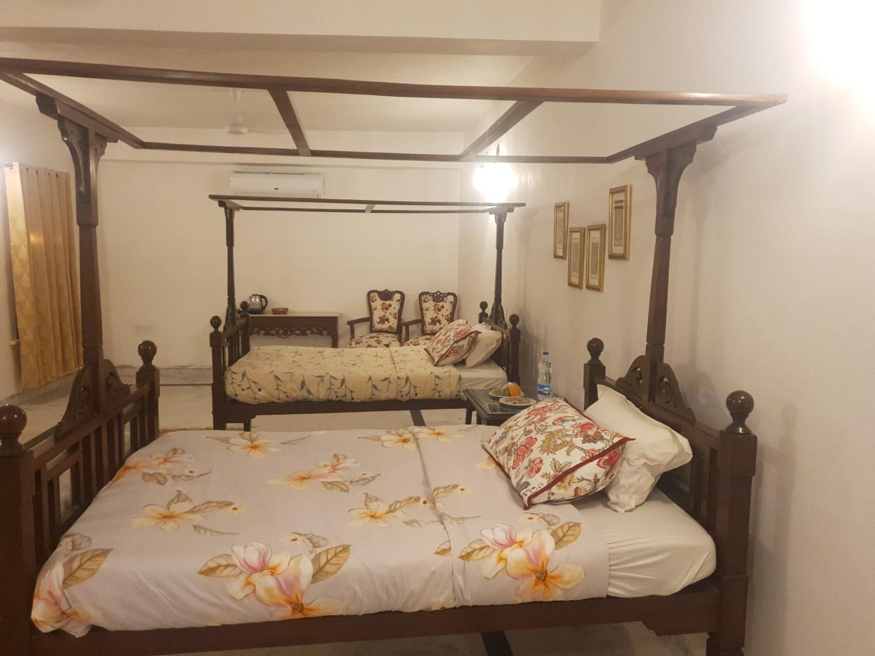 Heritage Pet Room photo 2