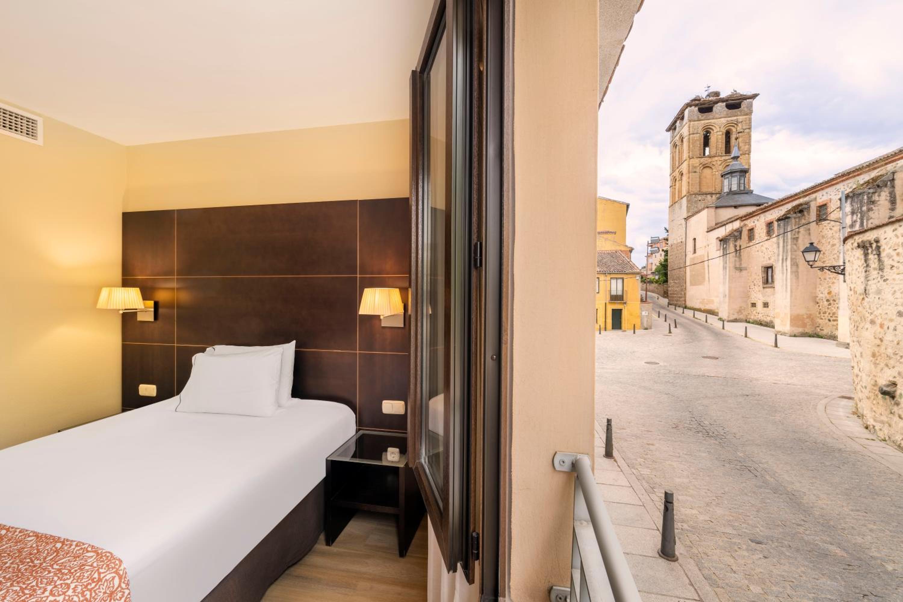 Double or Twin Room with Parking photo 2