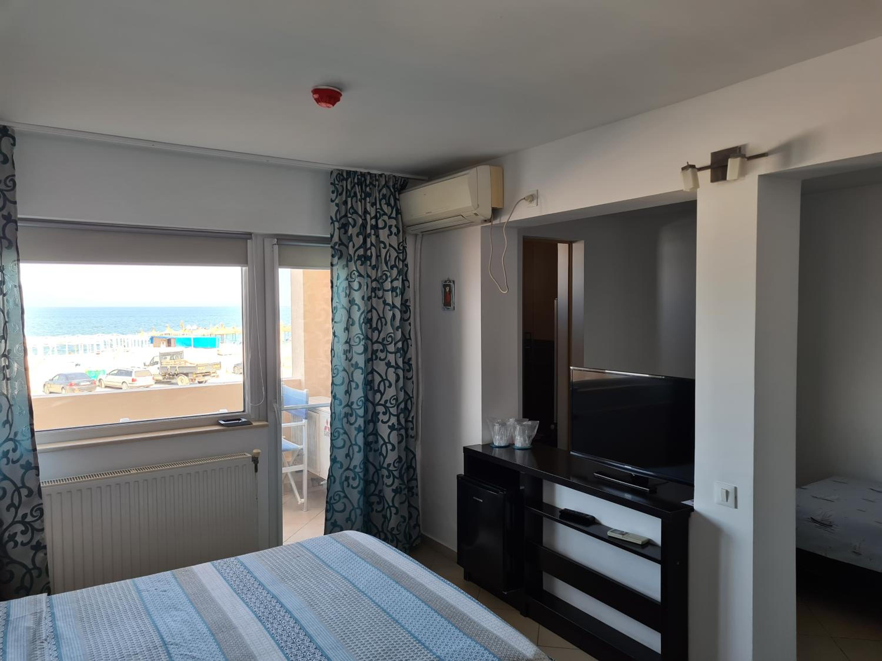 Standard Triple Room with Sea View photo 1