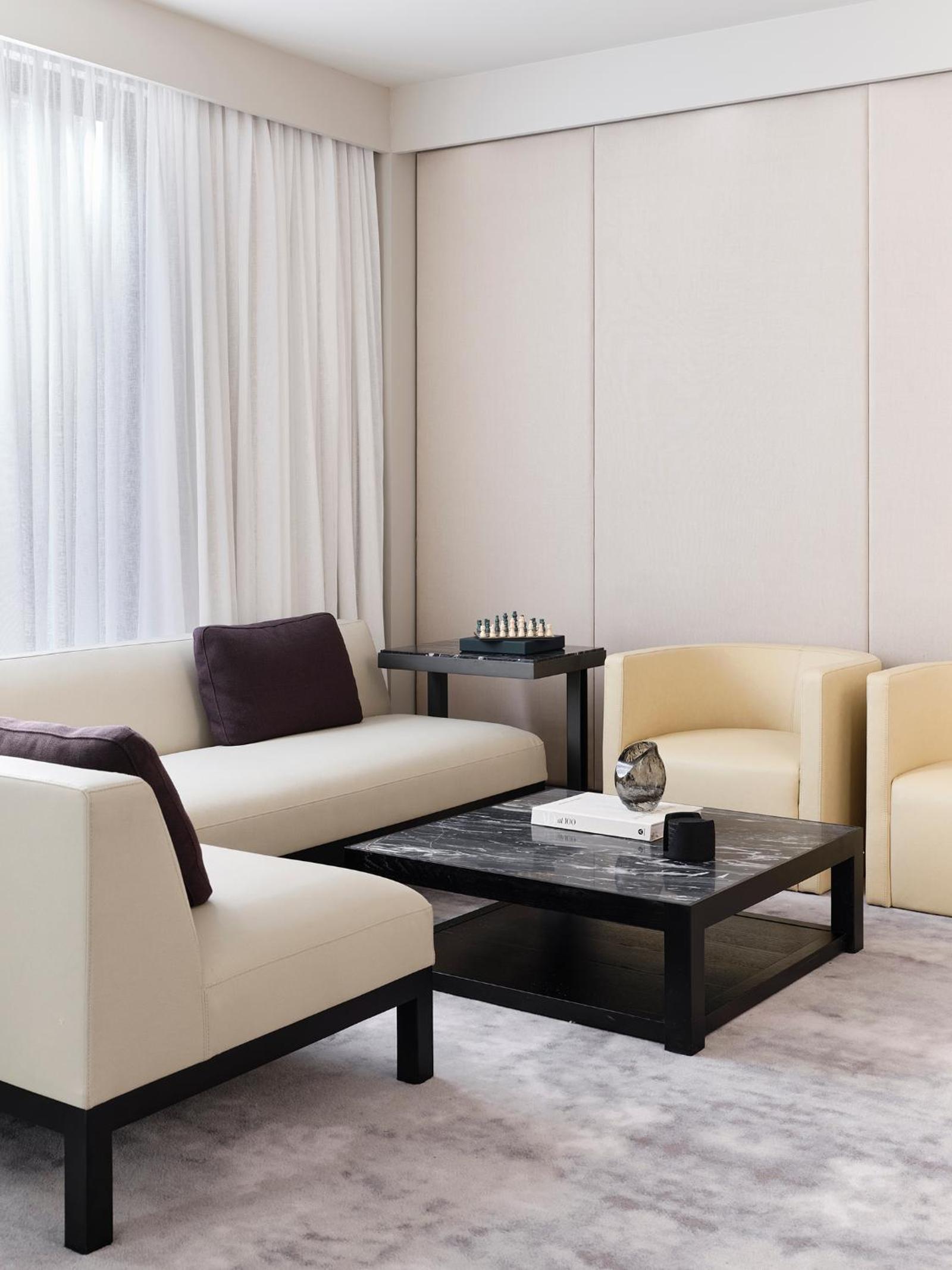 Deluxe King Suite
