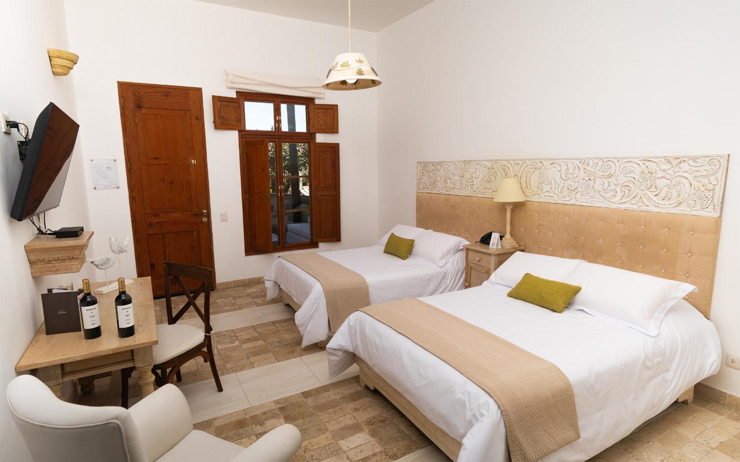 Superior Twin Room with Pool View photo 3