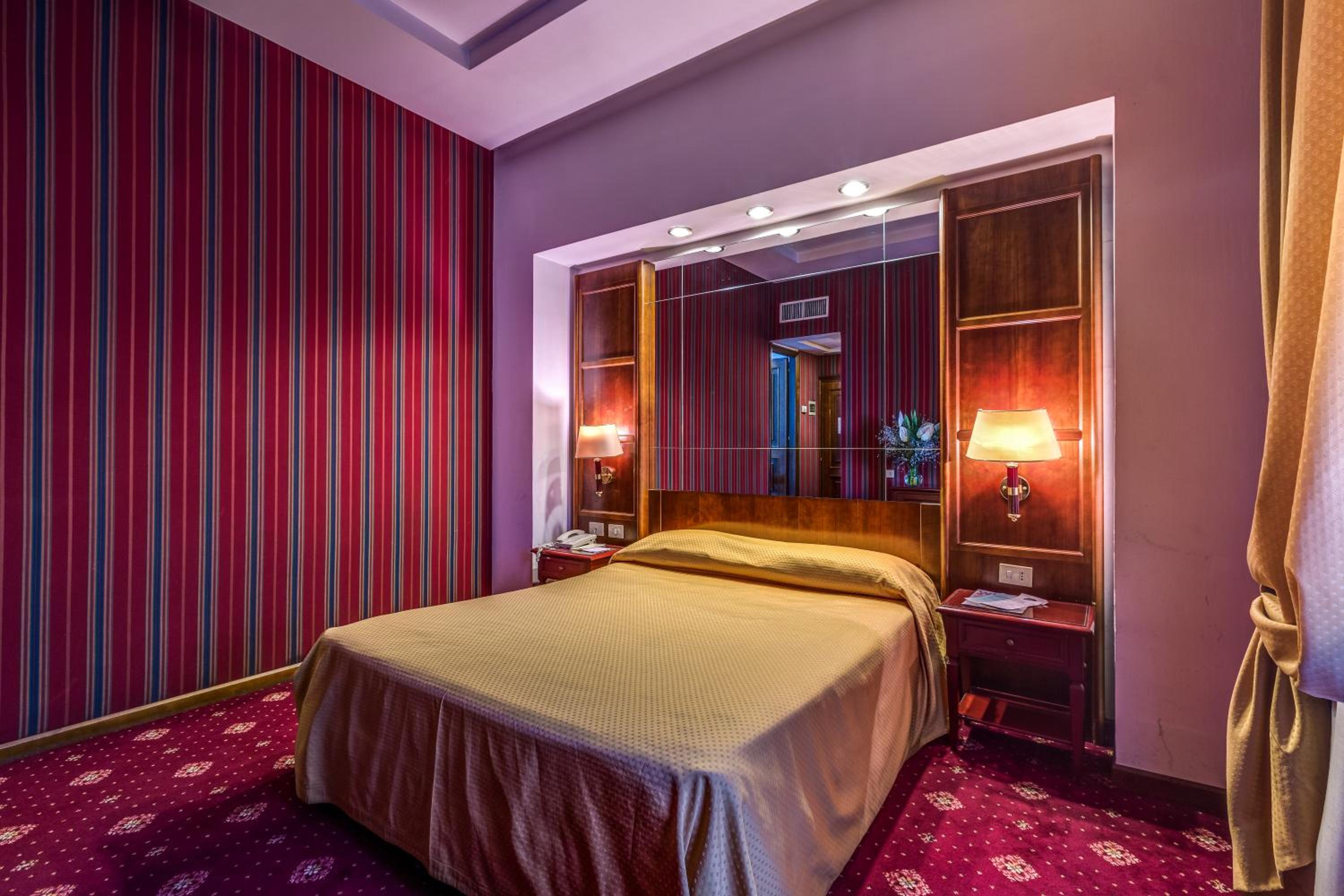 Single Room photo 2