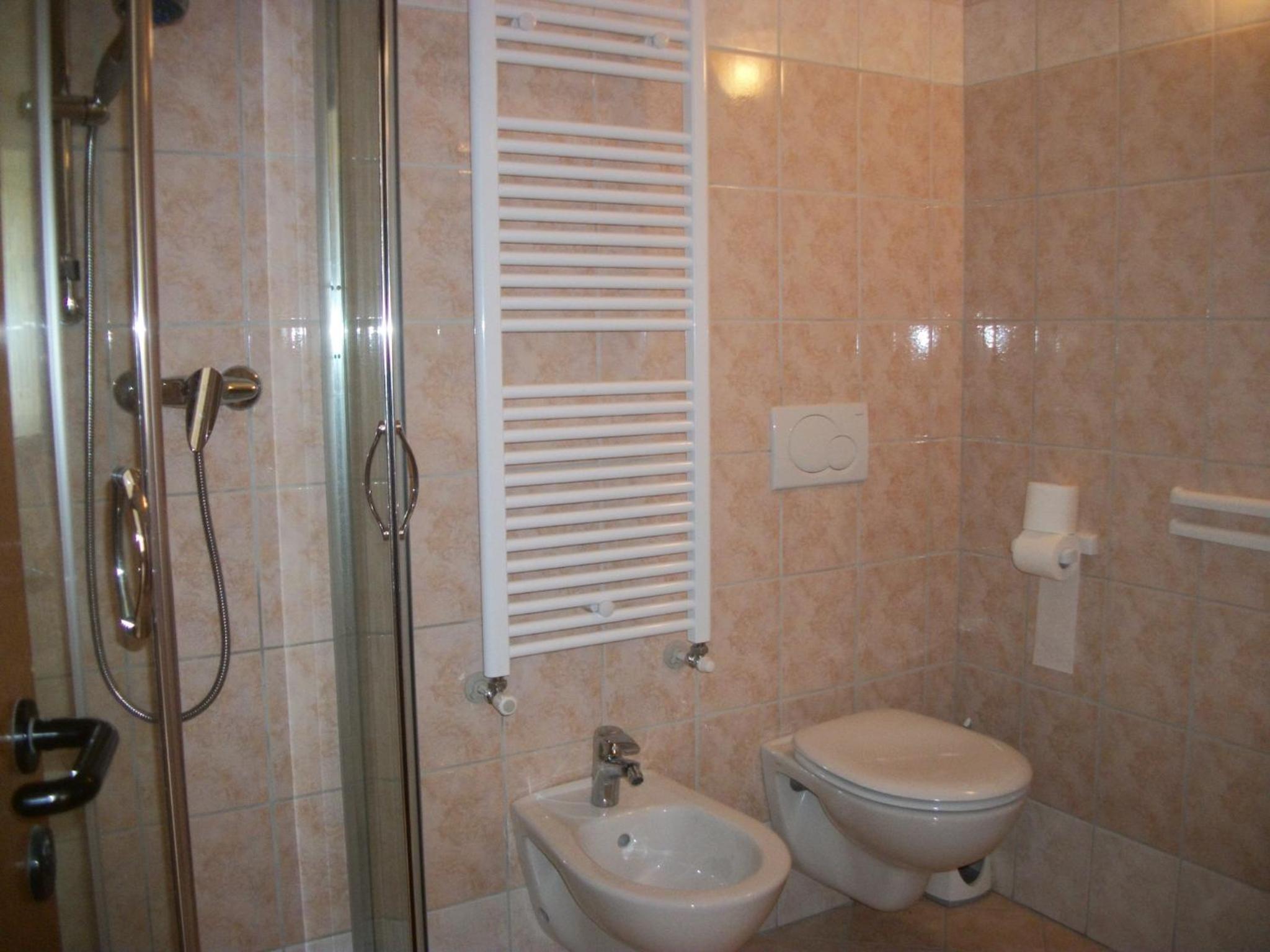 Double or Twin Room with Bathroom - Photo 26