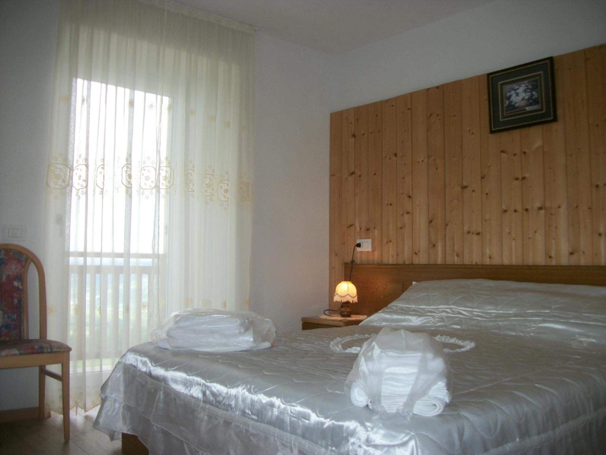 Double or Twin Room with Bathroom - Photo 9