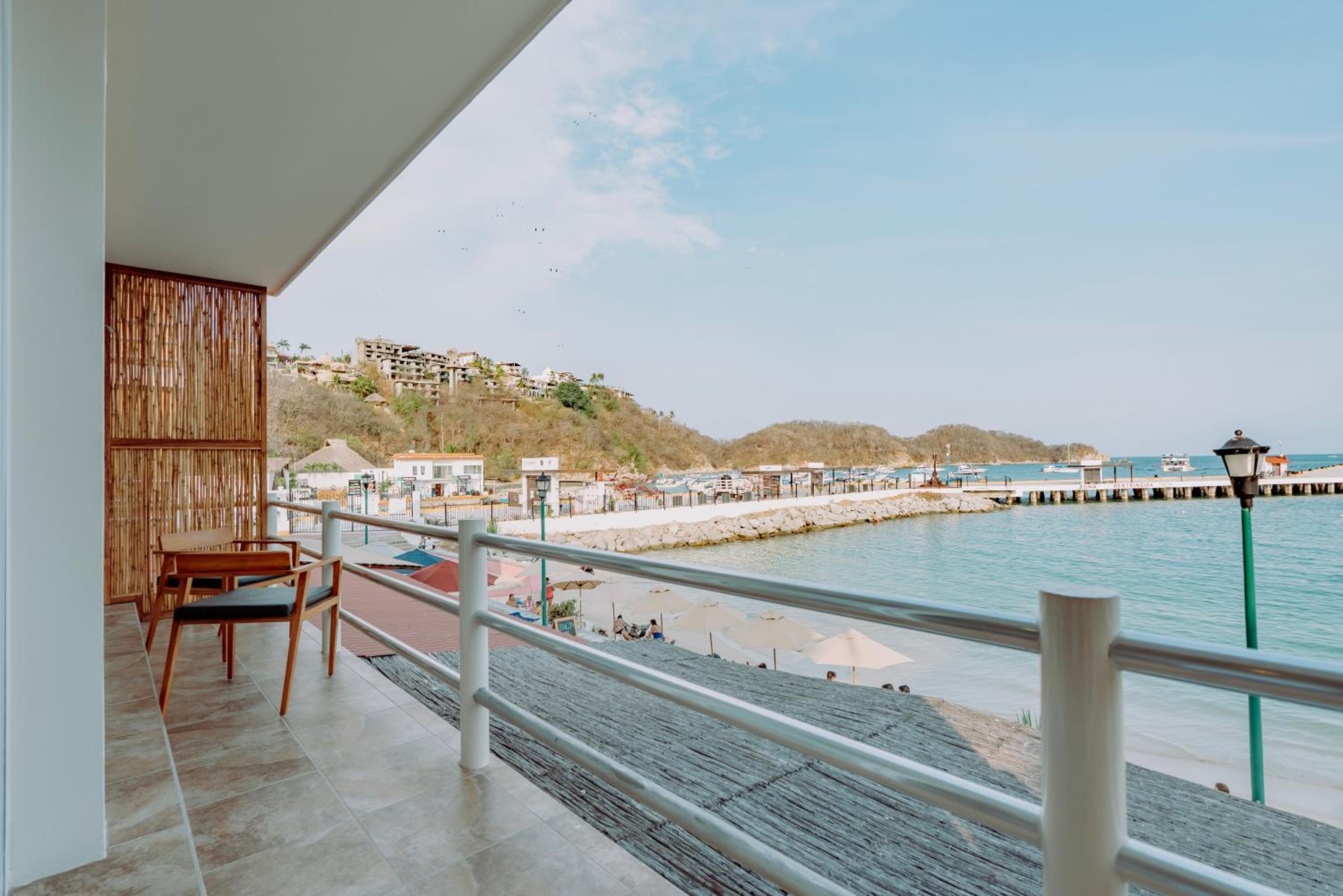 One-Bedroom Apartment with Sea View and Balcony