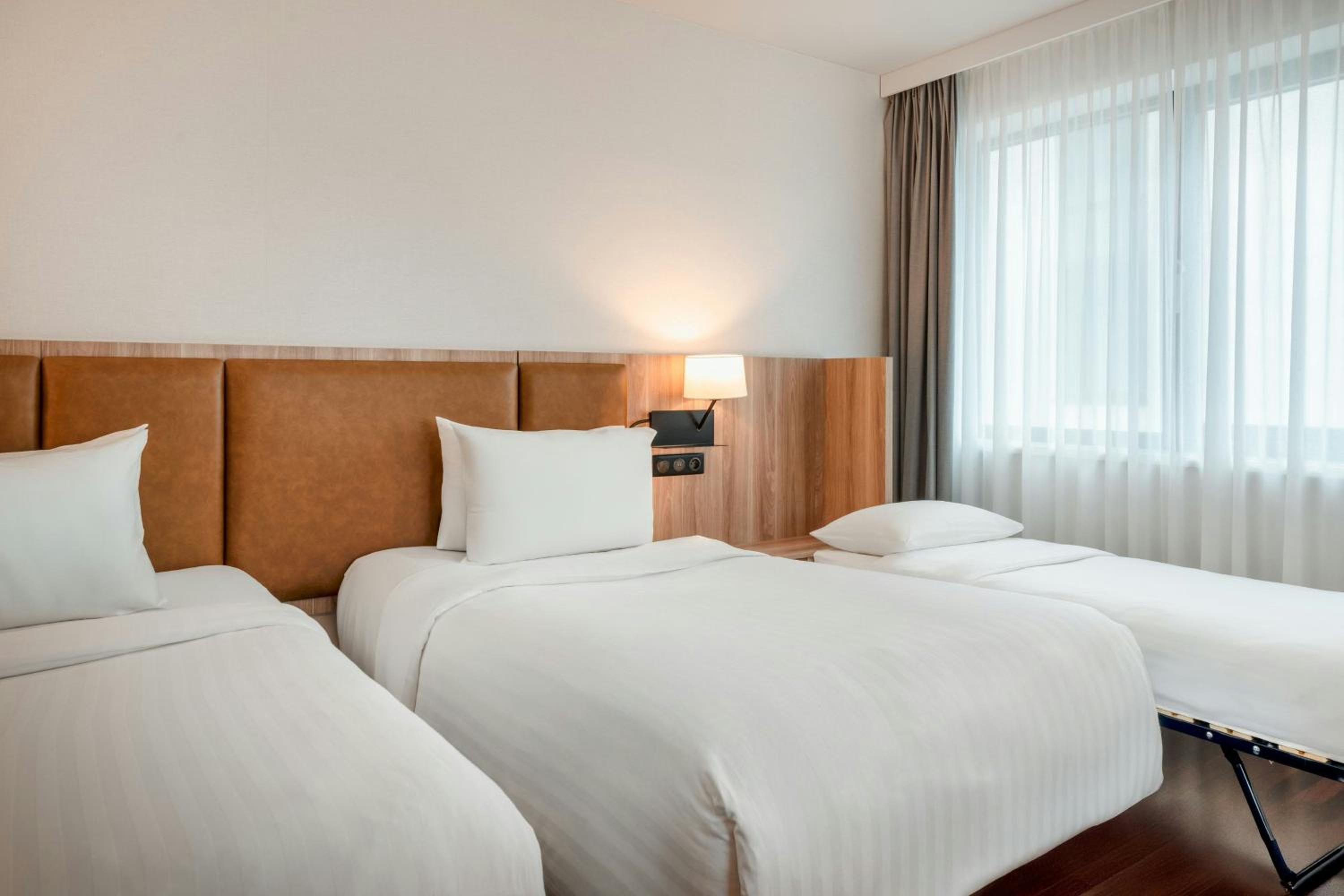 Superior Twin Room with City View