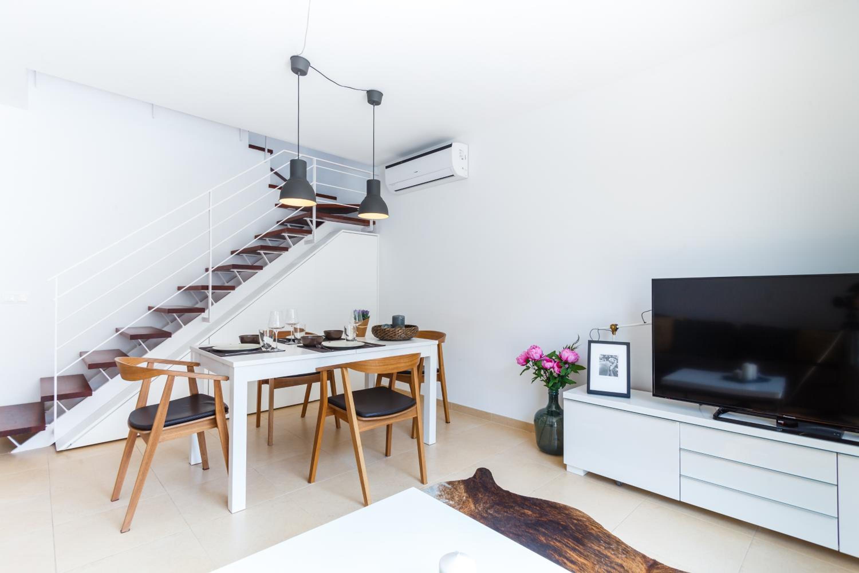 Three-Bedroom House photo 2