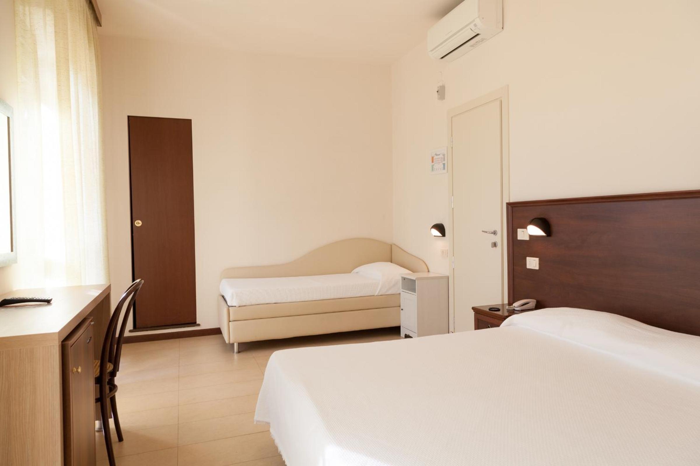 Quadruple Room photo 2