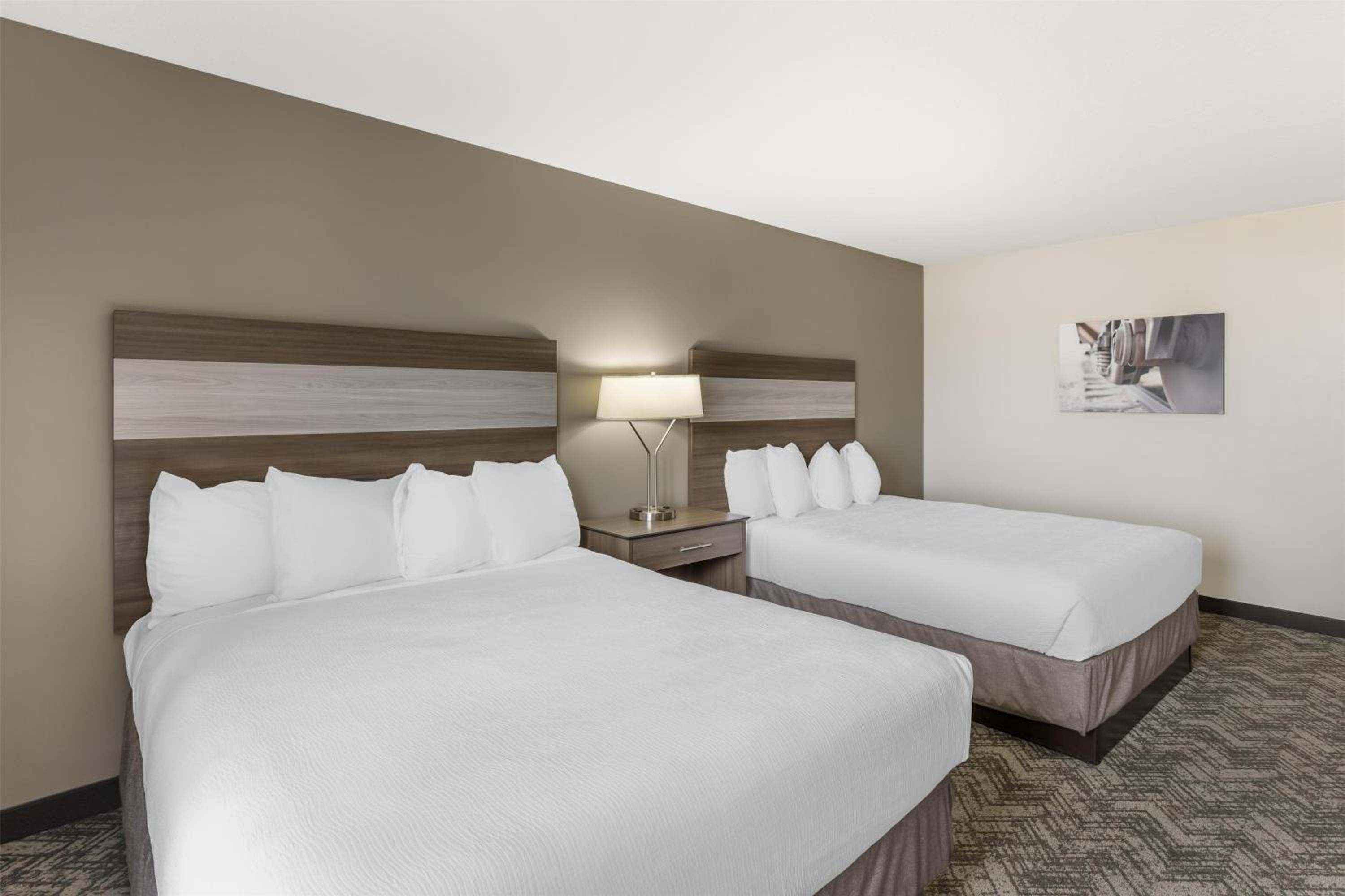 Queen Room with Two Queen Beds - Pet Friendly/Annex Room/Non-Smoking photo 3