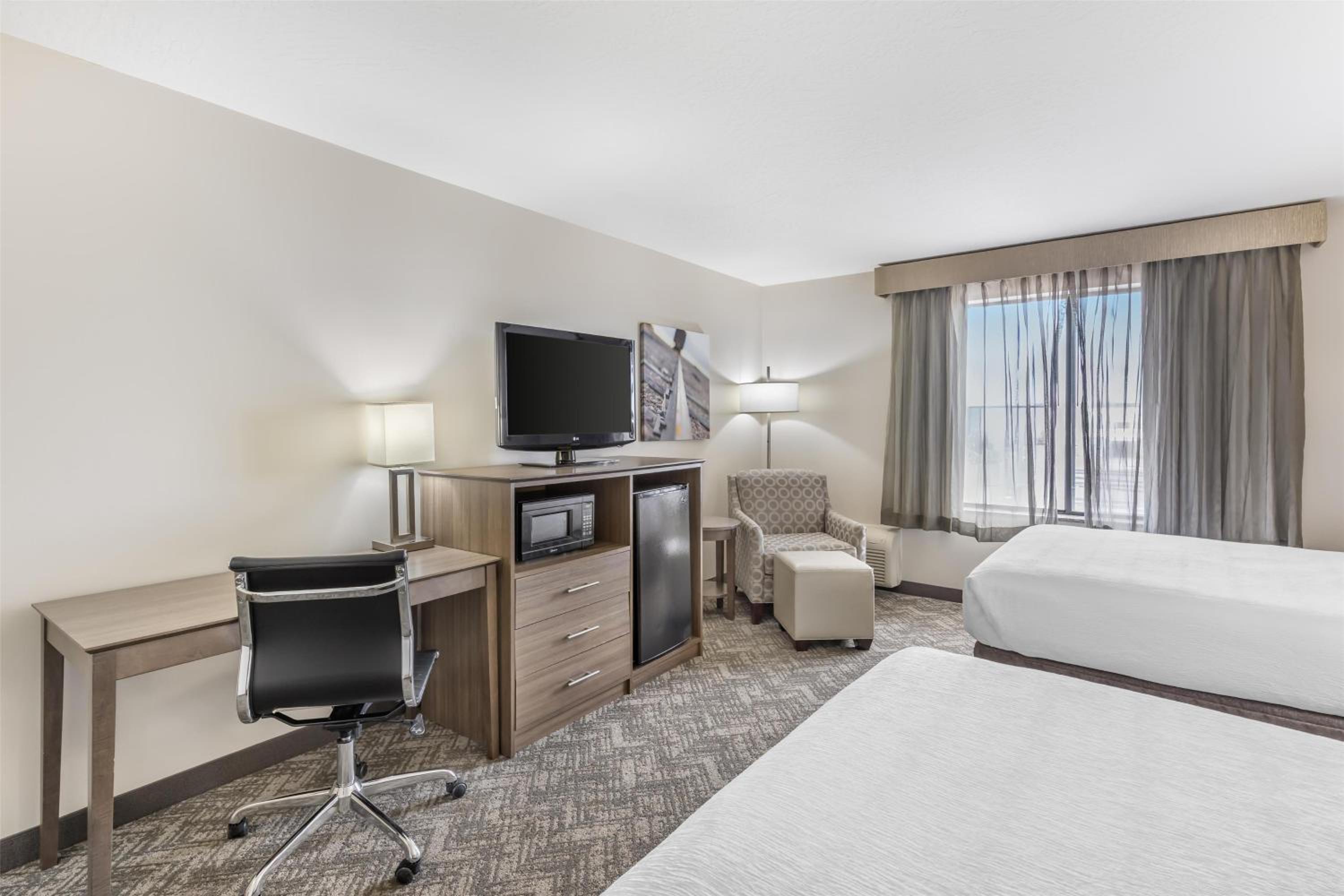 Queen Room with Two Queen Beds - Pet Friendly/Annex Room/Non-Smoking photo 2
