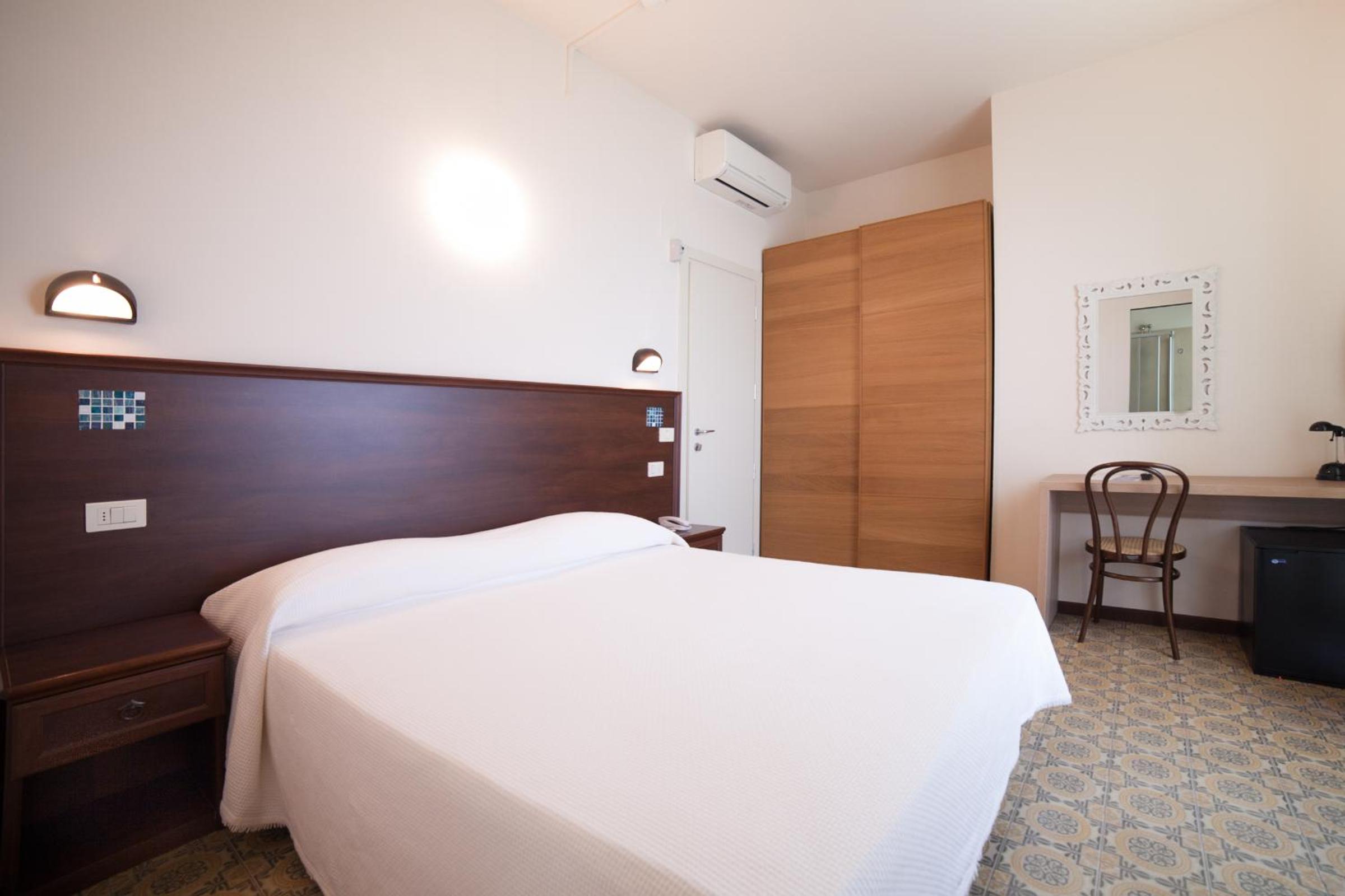 Double Room with Balcony photo 2