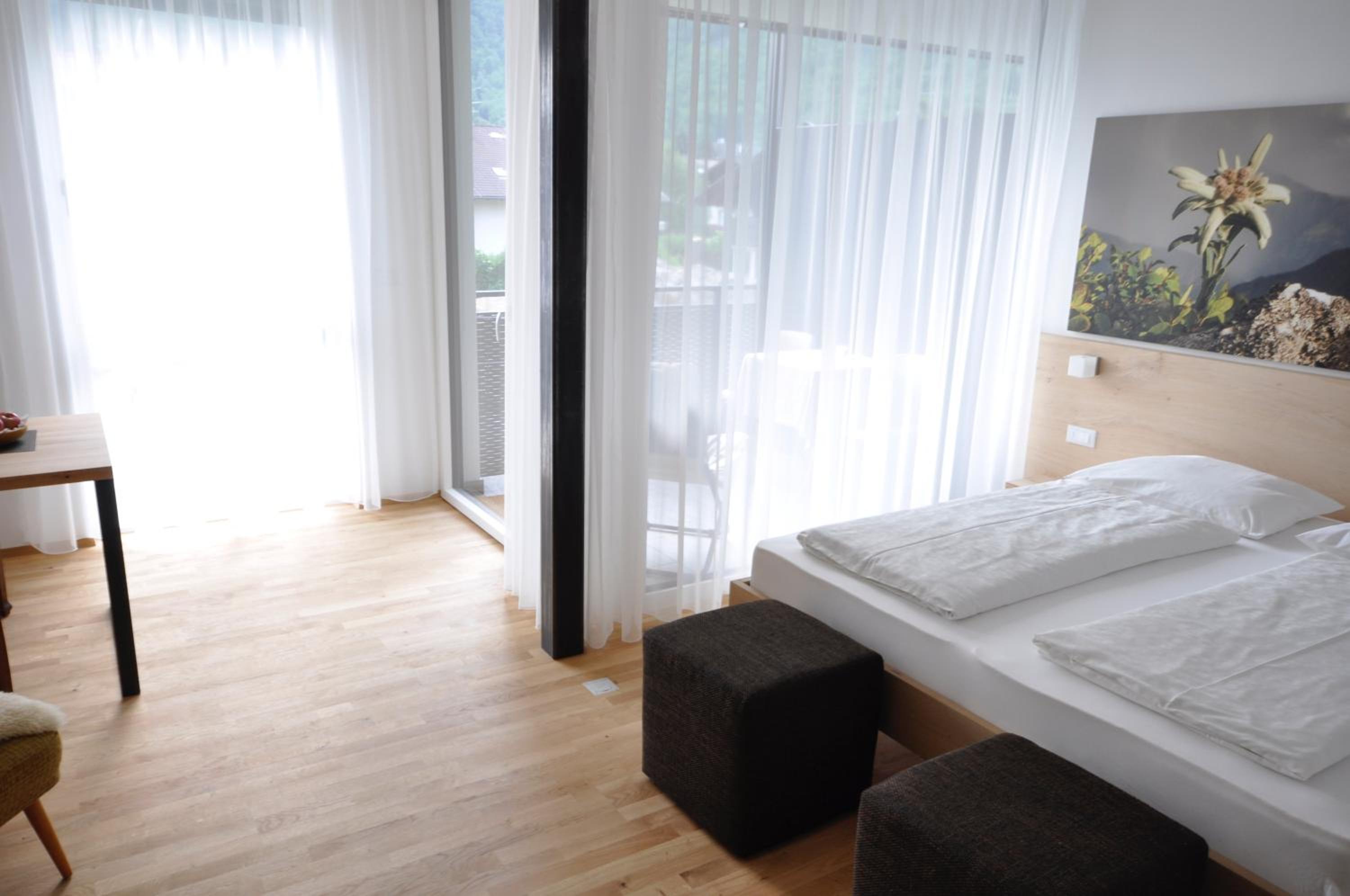 Apartment with Mountain View 2 photo 3