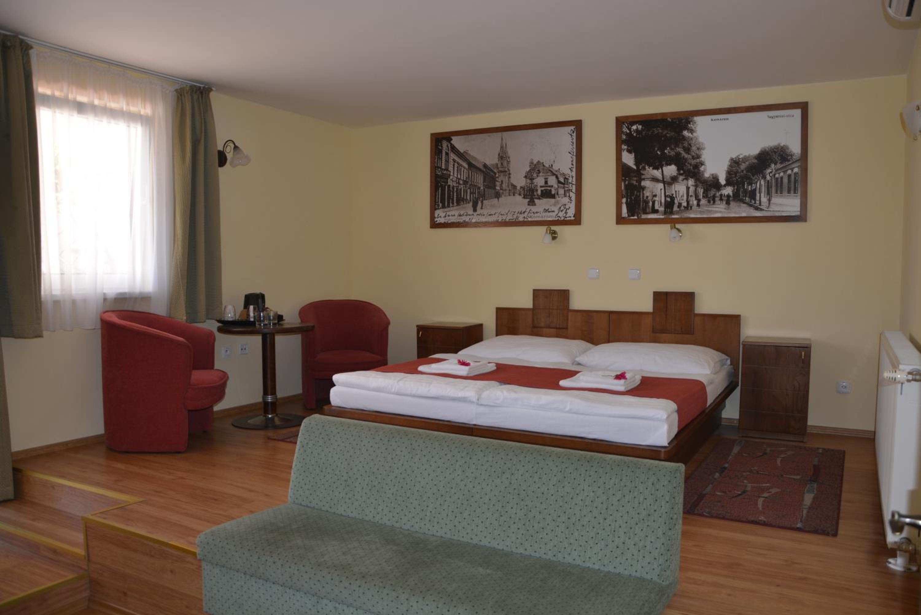 Double or Twin Room - Photo 8