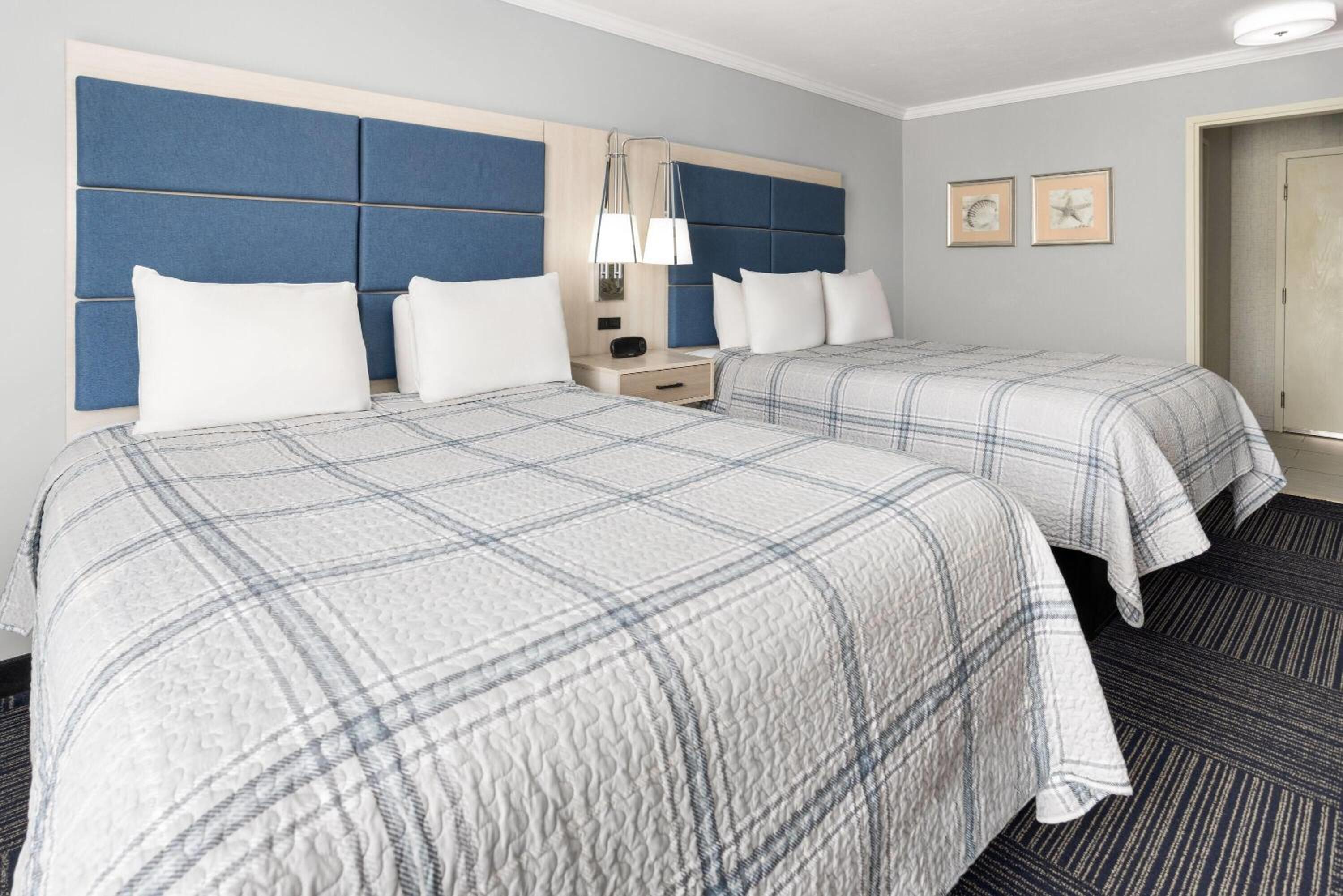 Queen Room with Two Queen Beds - Second Floor/Stair Access Only/Non-Smoking - Photo 1