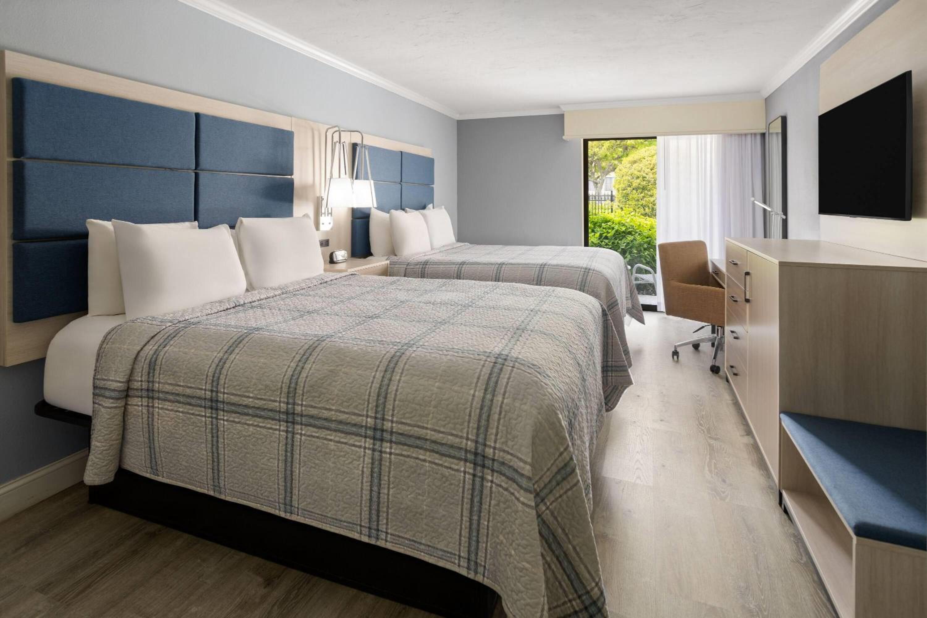 Deluxe Queen Room with Two Queen Beds and Patio - First Floor/Non-Smoking - Photo 3