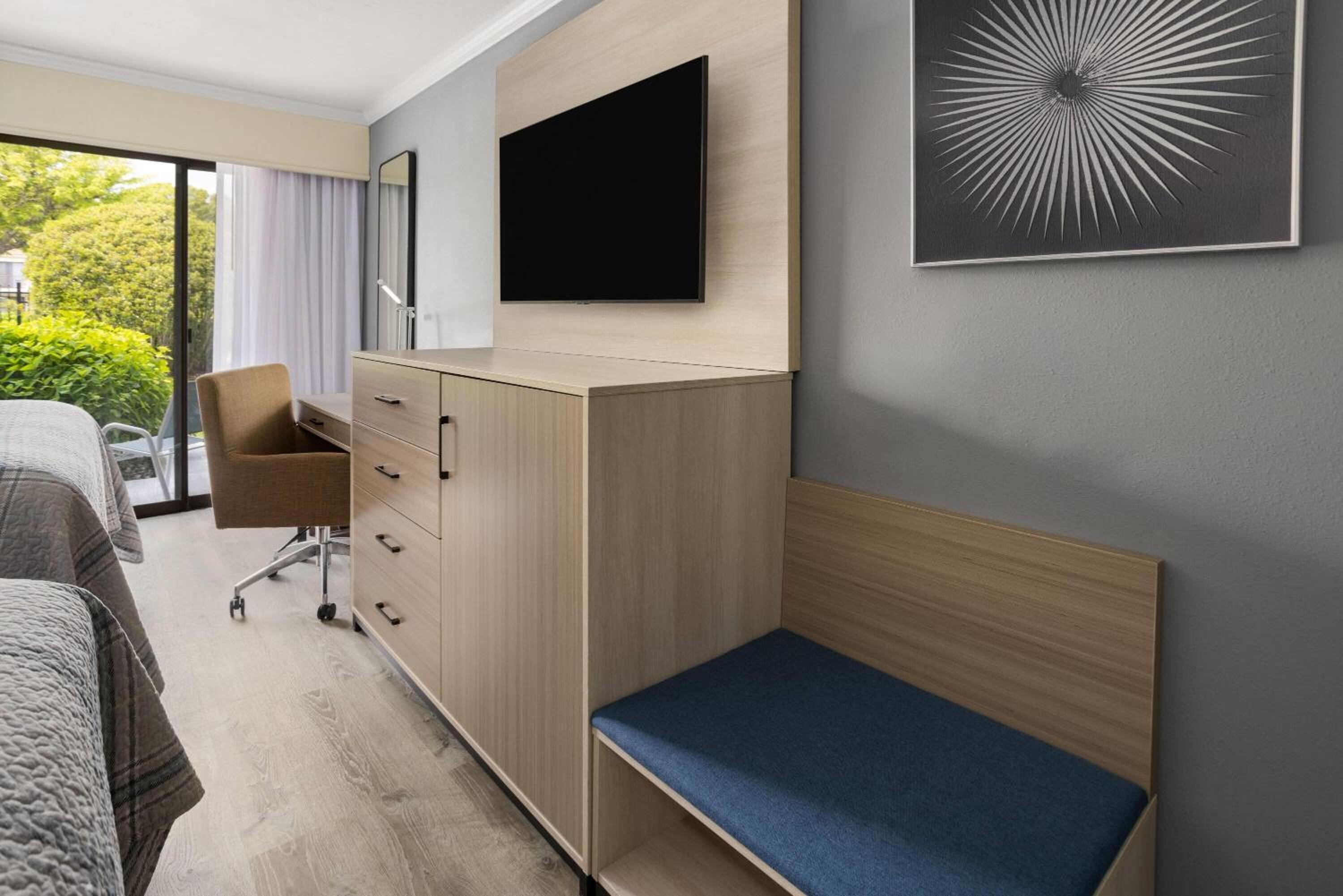Deluxe Queen Room with Two Queen Beds and Patio - First Floor/Non-Smoking - Photo 4