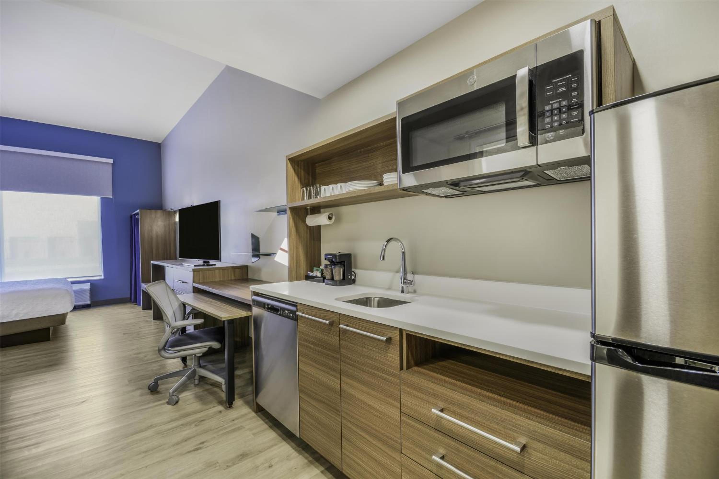 King Studio Suite - Photo 2